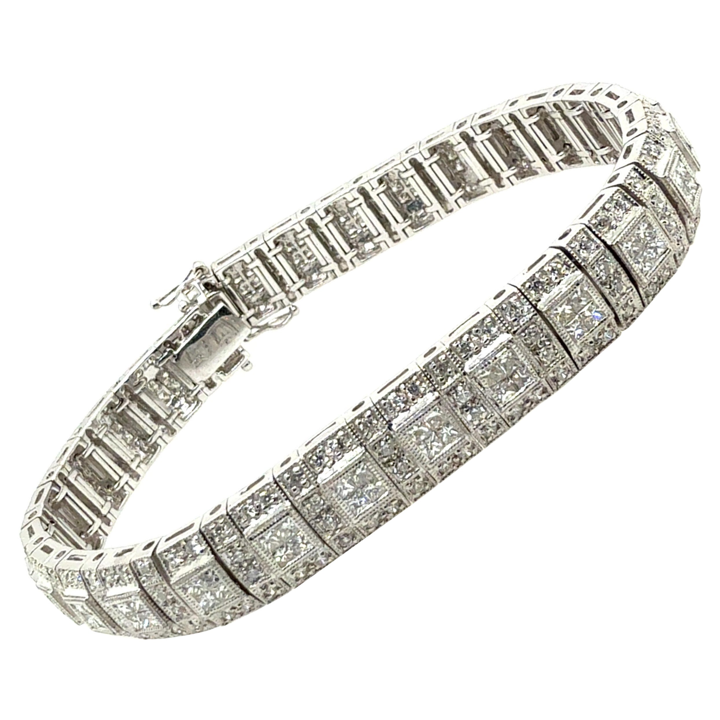 Bracelet en or moderne 4 carats de diamants ronds et princesses incolores naturels
