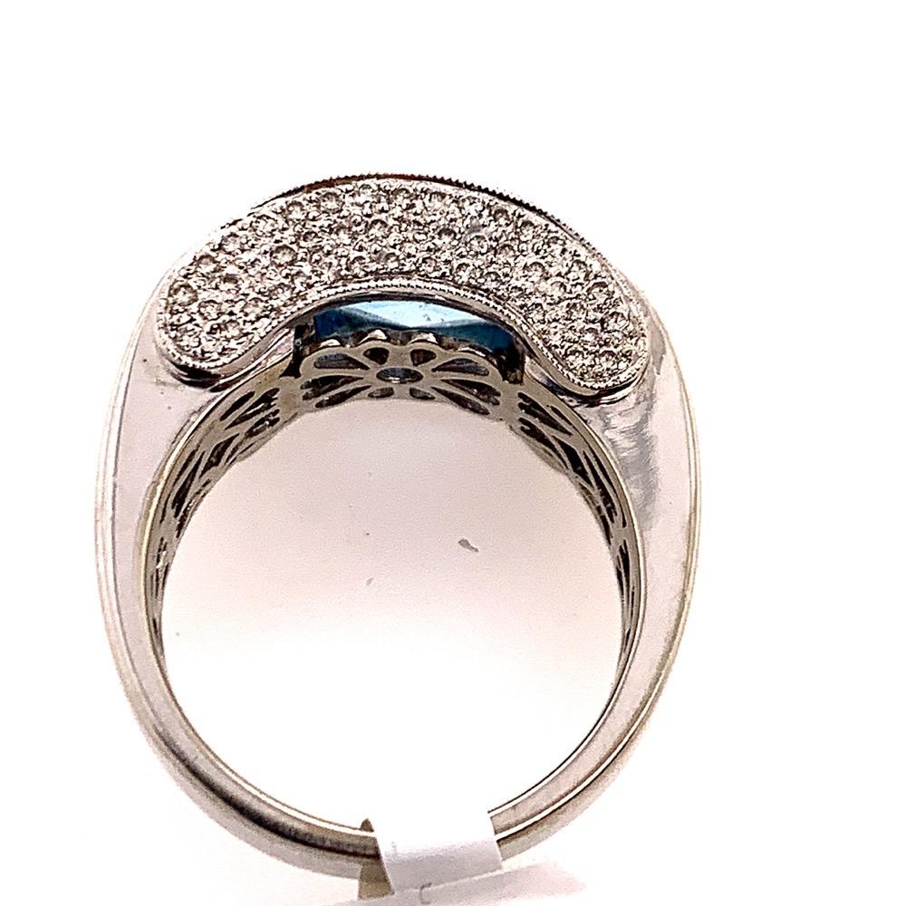 Modern Gold 5.43 Carat Natural Oval Blue Topaz & Colorless Diamond Cocktail Ring In Good Condition In Los Angeles, CA