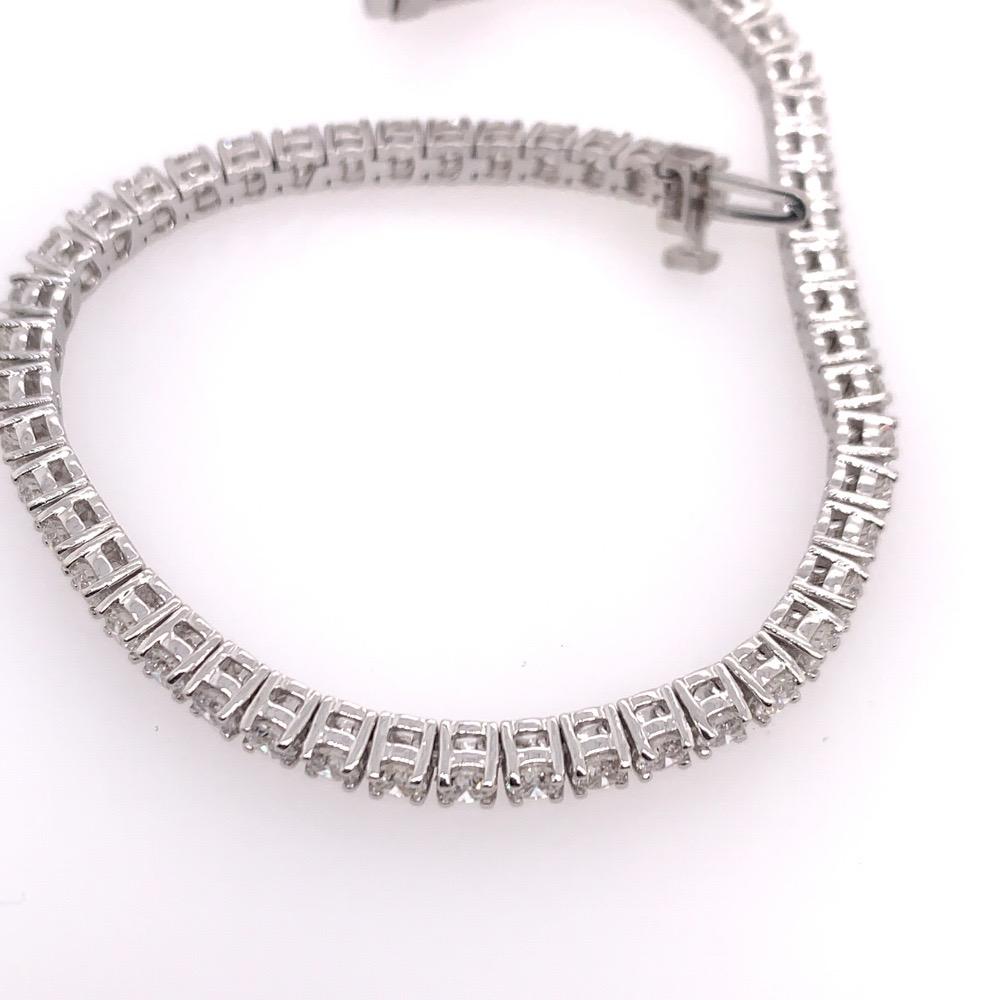Modern Gold 5.68 Carat Natural Round Diamond Tennis Bracelet G Color VS-SI Gem In Excellent Condition In Los Angeles, CA
