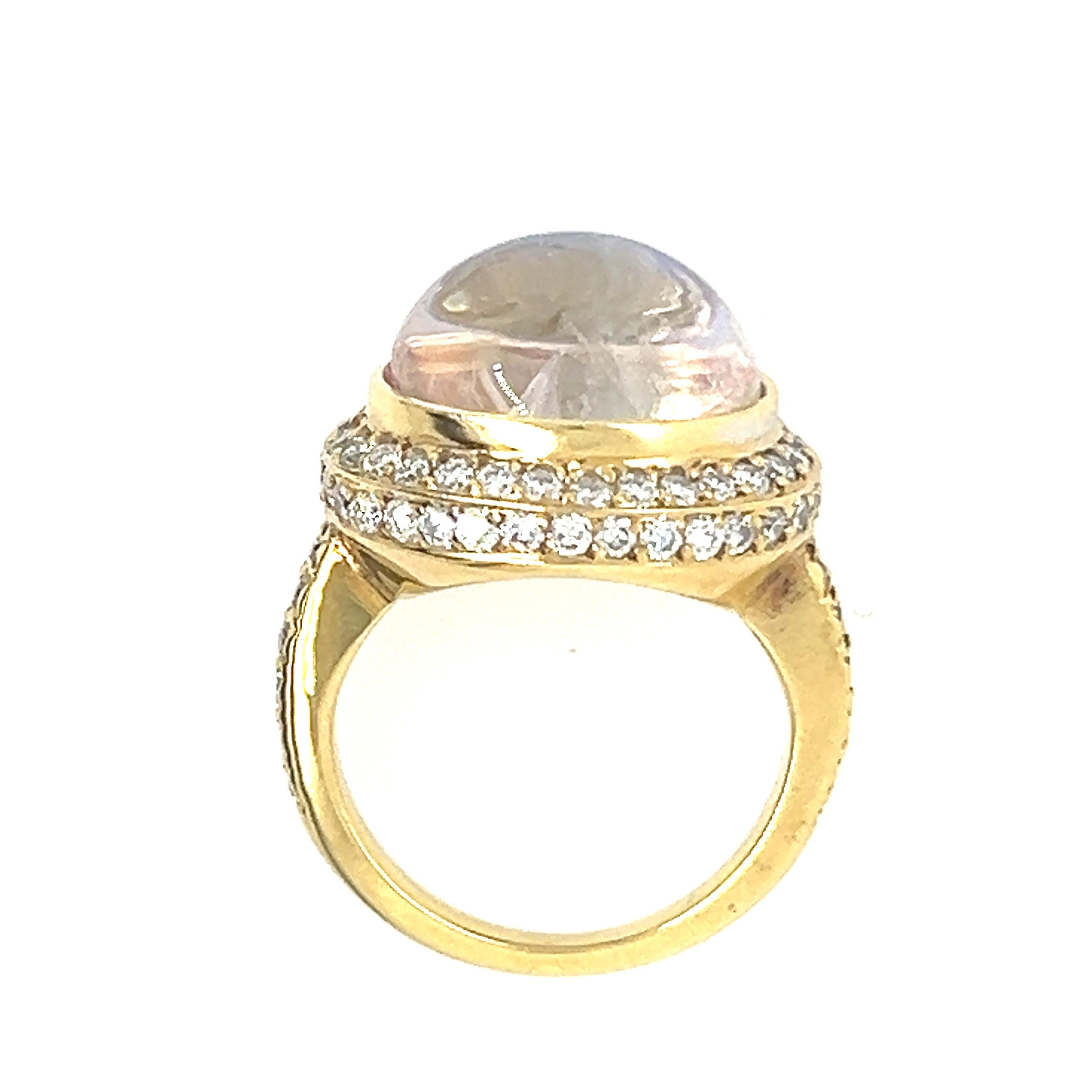 Moderner Cocktailring aus Gold 7,25 Karat natürlichem blauem Mondstein und farblosen Diamanten im Angebot 1