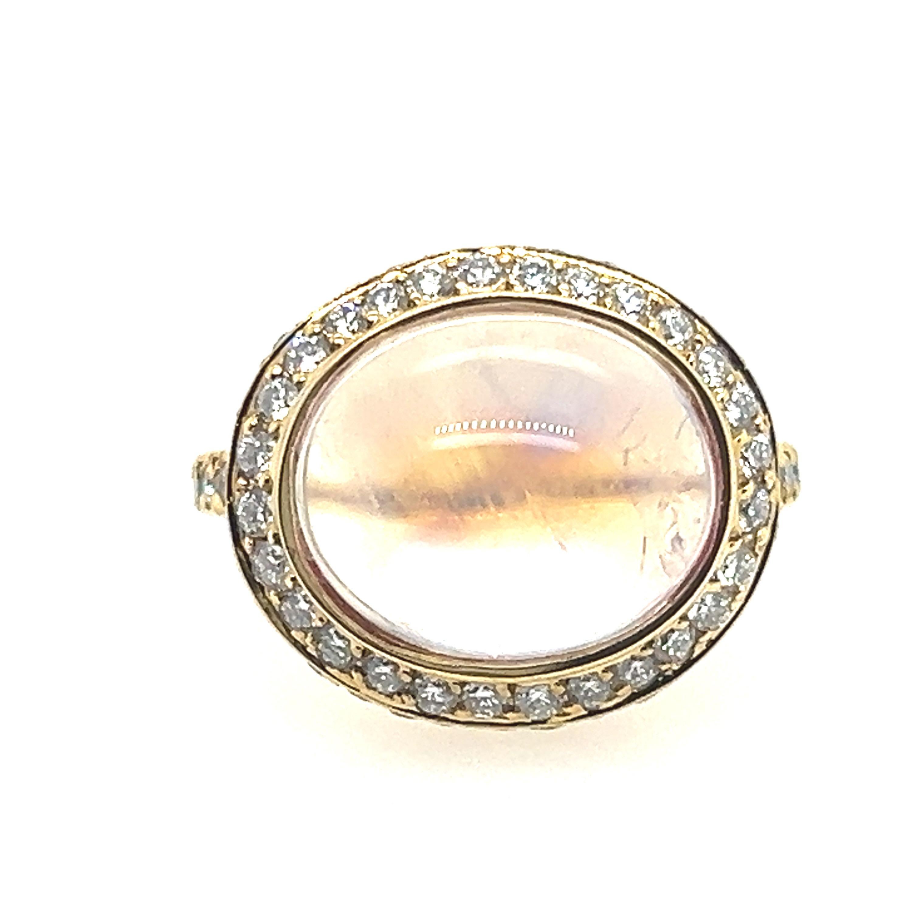 Moderner Cocktailring aus Gold 7,25 Karat natürlichem blauem Mondstein und farblosen Diamanten im Angebot 2