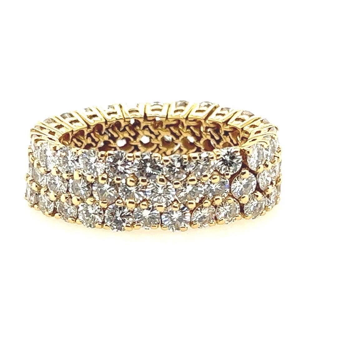 Modern Gold 8 Carat Natural Round Brilliant Diamond Flexible Band Ring For Sale 1