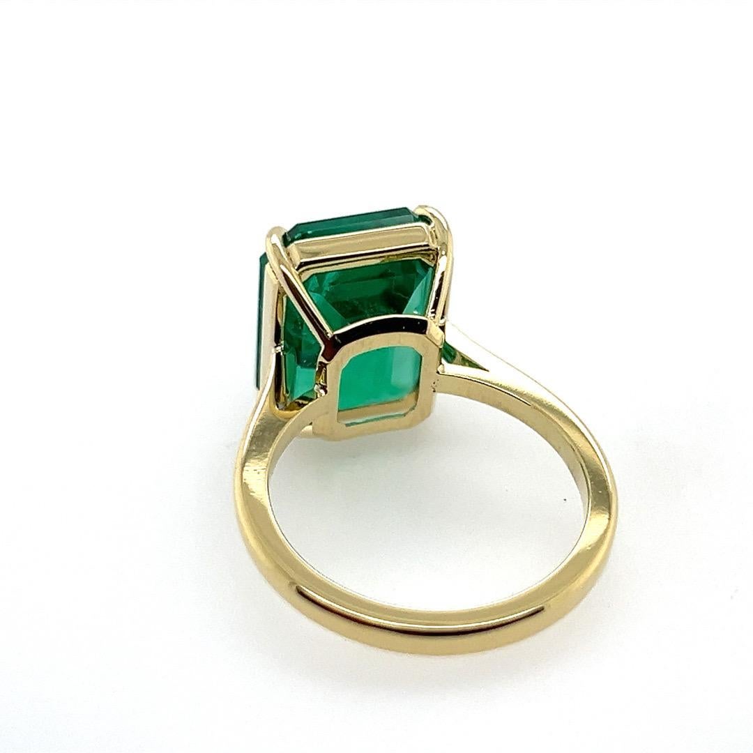 Modern Gold 8.27 Carat AGL Certified Natural Zambian Green Emerald Cocktail Ring In Good Condition For Sale In Los Angeles, CA