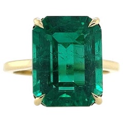 Modern Gold 8.27 Carat AGL Certified Natural Zambian Green Emerald Cocktail Ring