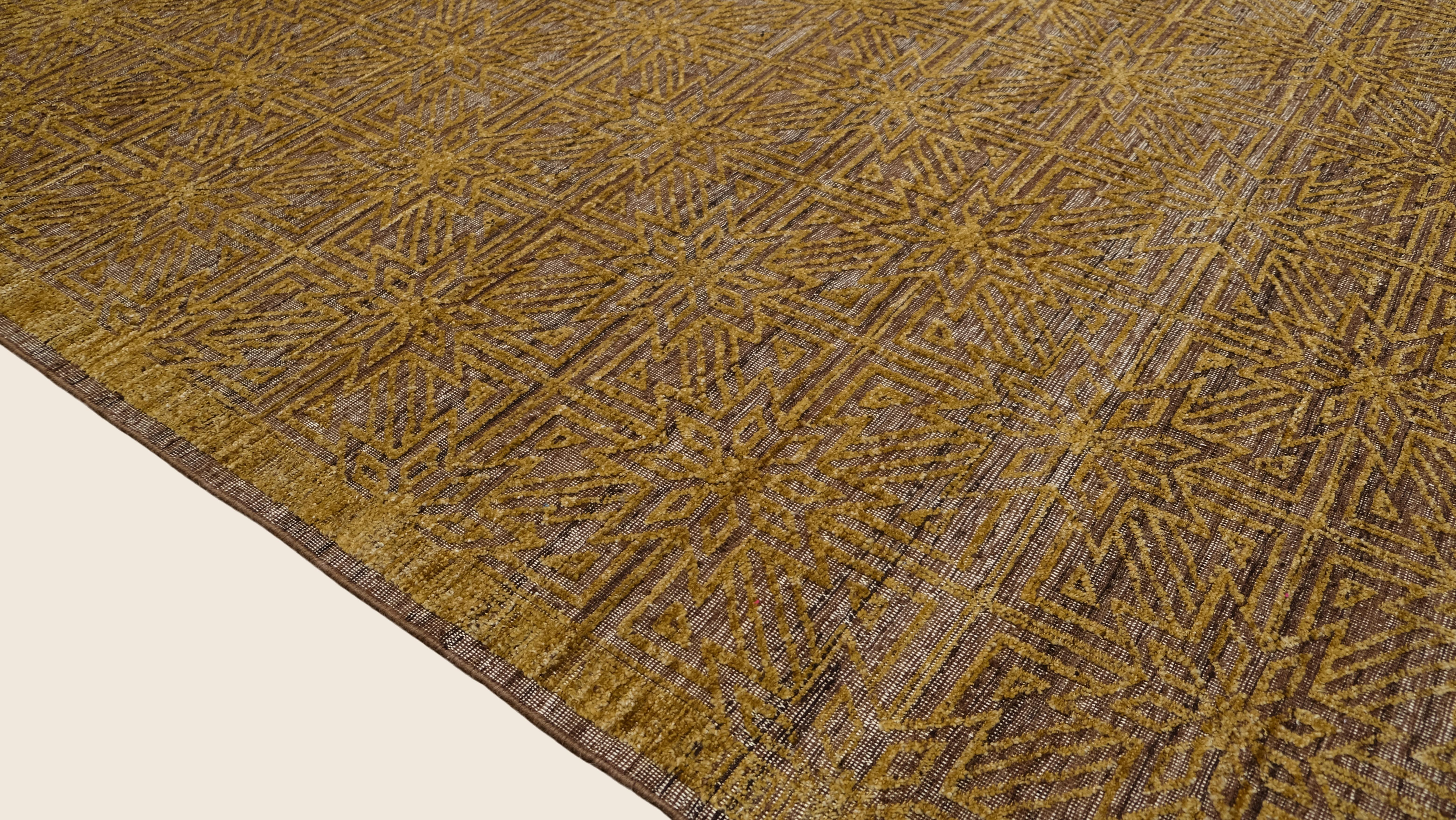 Modern Gold und Brown Starburst Gemusterter Wollteppich 9'5''x12'3'' (Moderne) im Angebot