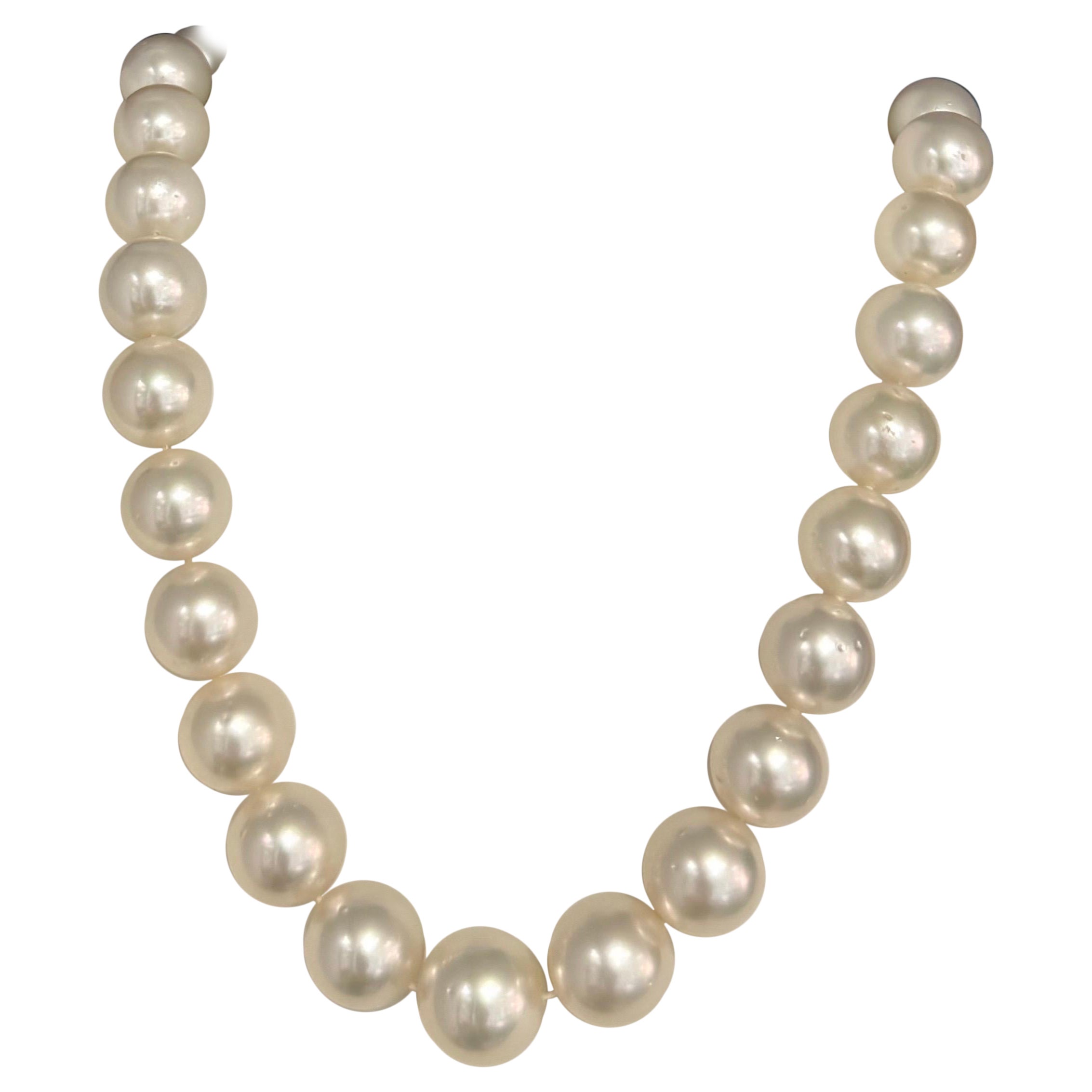 Collana moderna in oro con perle australiane dei mari del sud (12,5-15,5 mm) e chiusura con diamanti