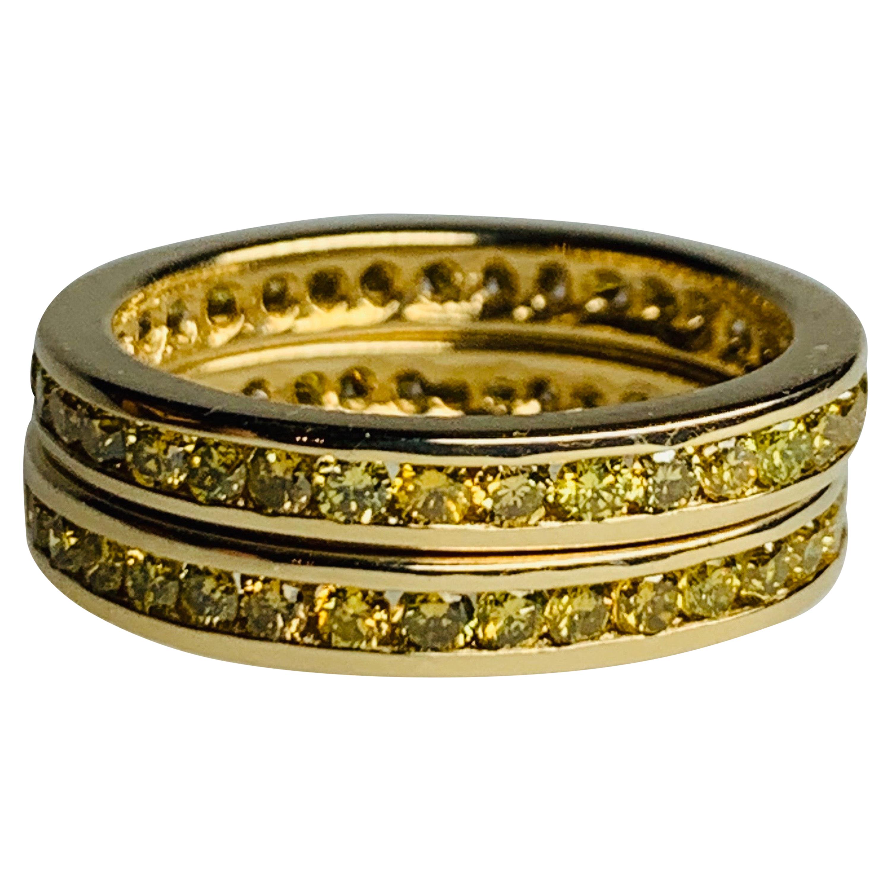 Modern Gold Band Pair 3.40 Carat Natural Intense Yellow Diamond Engagement Ring For Sale