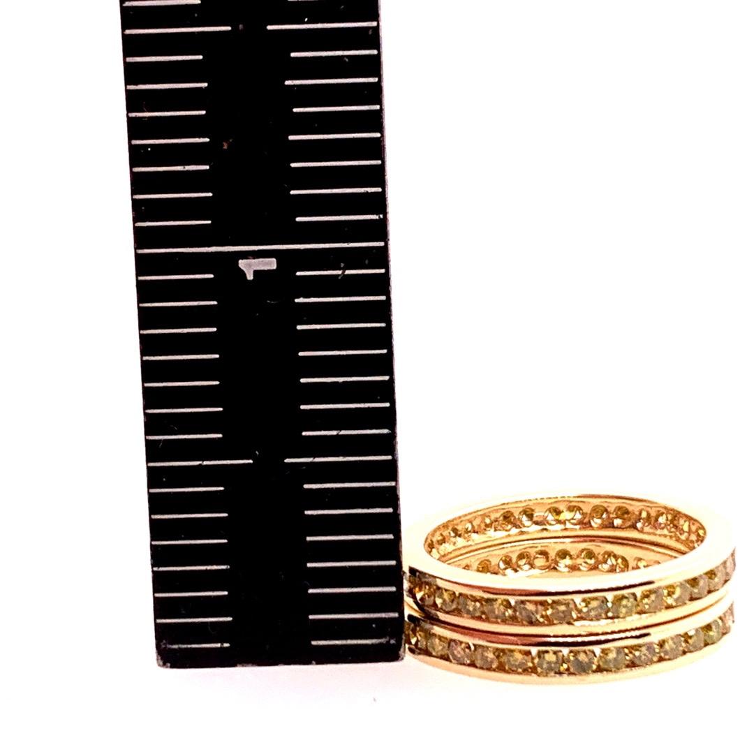 Modern Gold Band Pair 3.40 Carat Natural Intense Yellow Diamond Engagement Ring For Sale 3