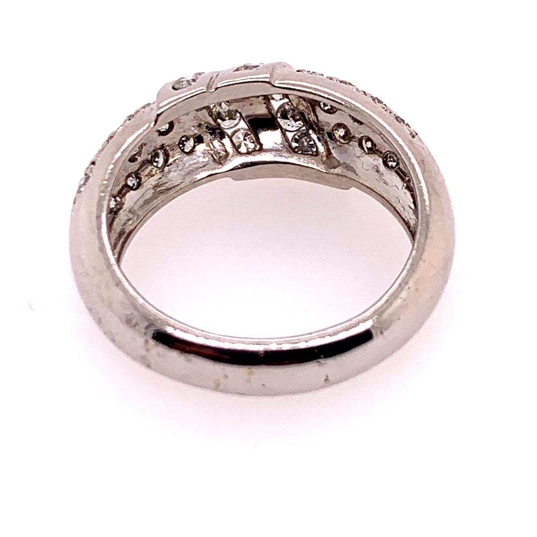 Modern Gold Cocktail Band 1 Carat Natural Colorless Diamond Gem Ring, circa 1980 For Sale 1