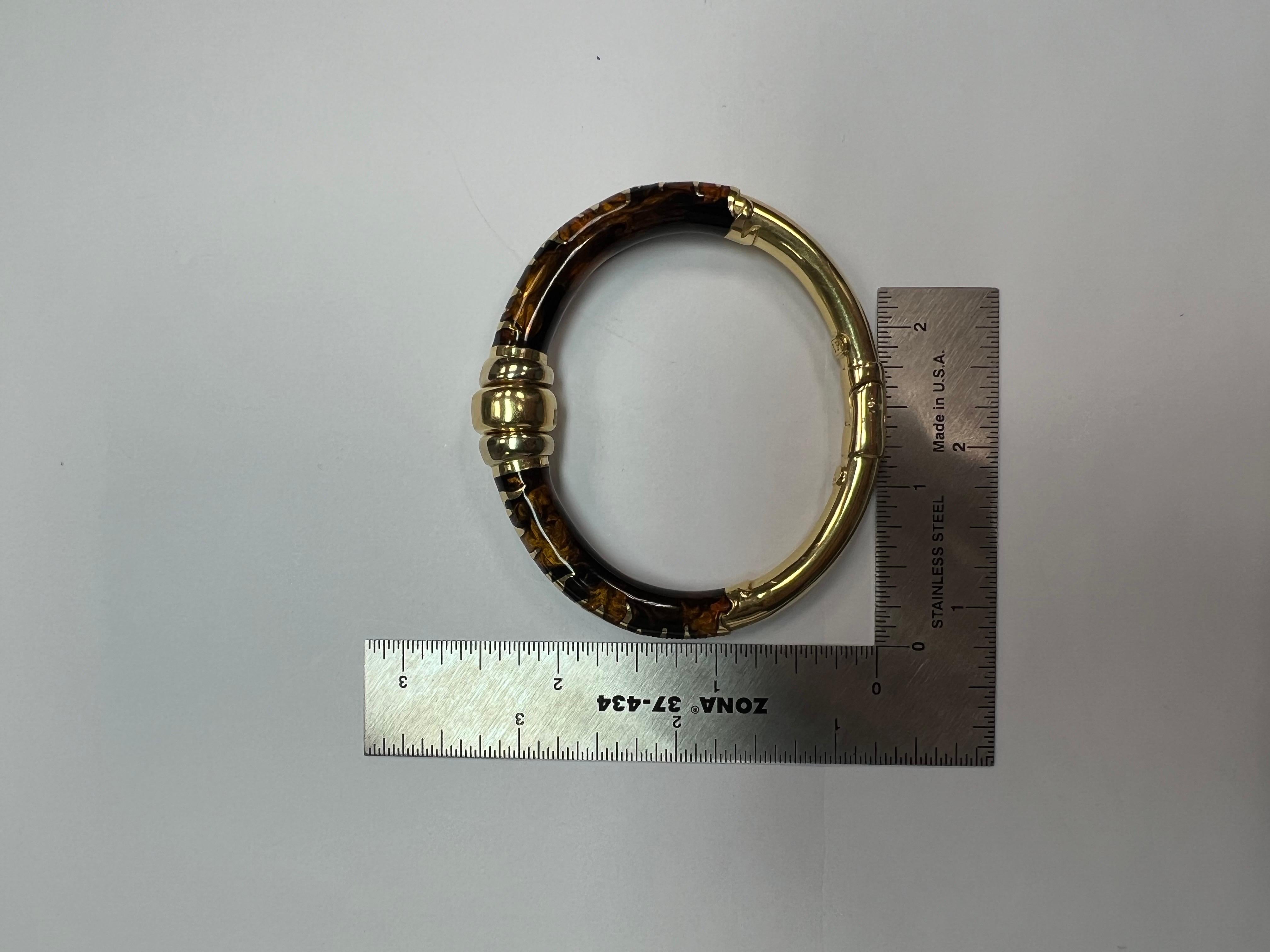 Modern Gold Enamel Inlay Tiger Stripe Pattern Italian Spring Hinged Bangle For Sale 5