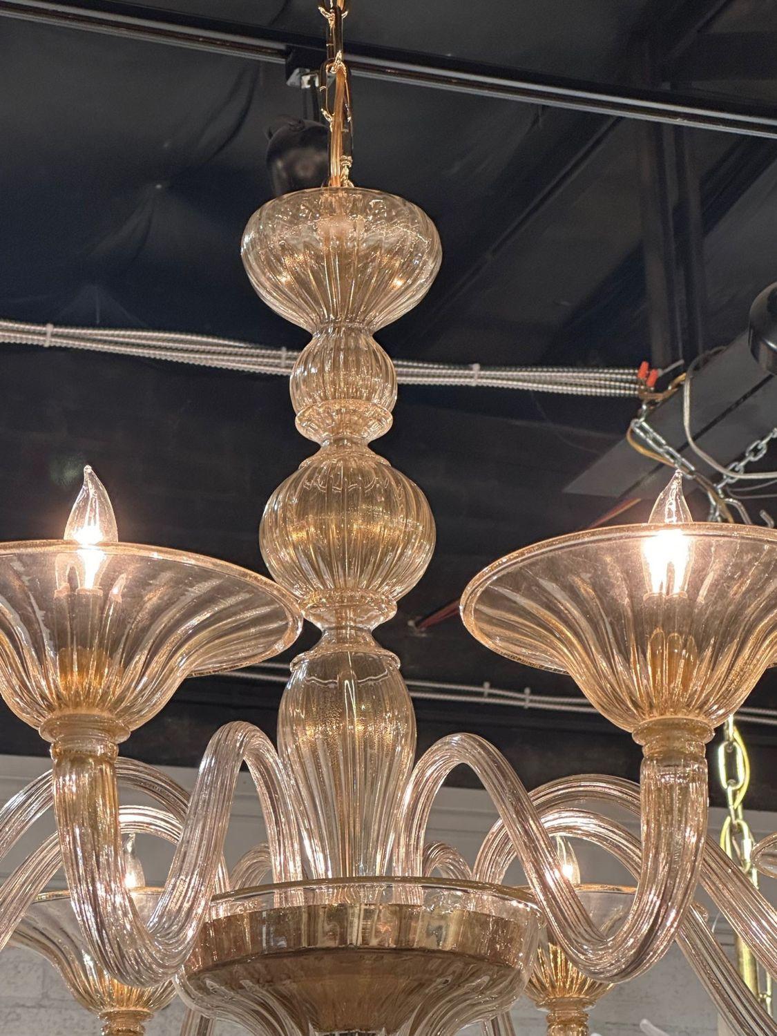 Modern Gold Glass Murano Chandelier with 8 Arms In Good Condition For Sale In Dallas, TX