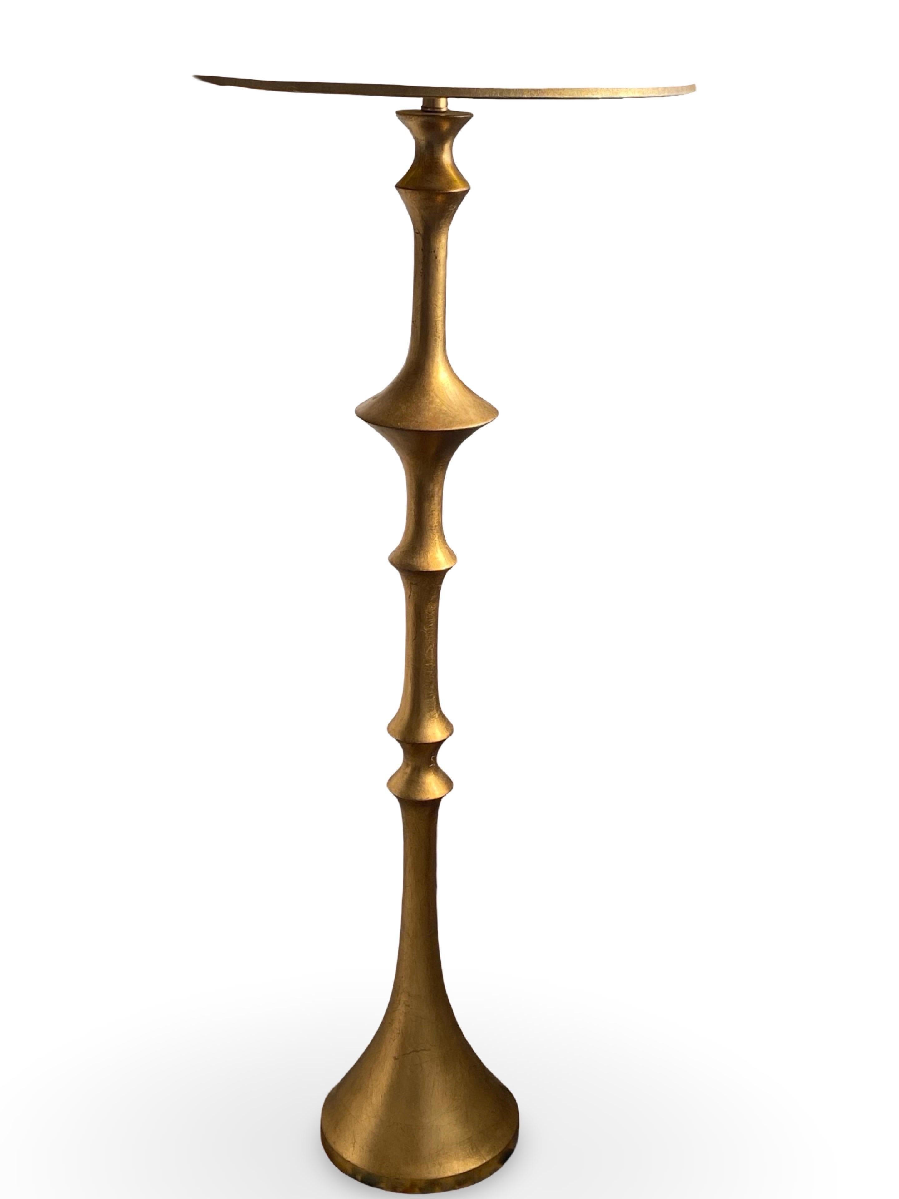 Lampadaire moderne en feuille d'or avec abat-jour dans le style de Jean-Michel Frank en vente 6