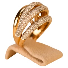 Bague moderne en or avec diamants
