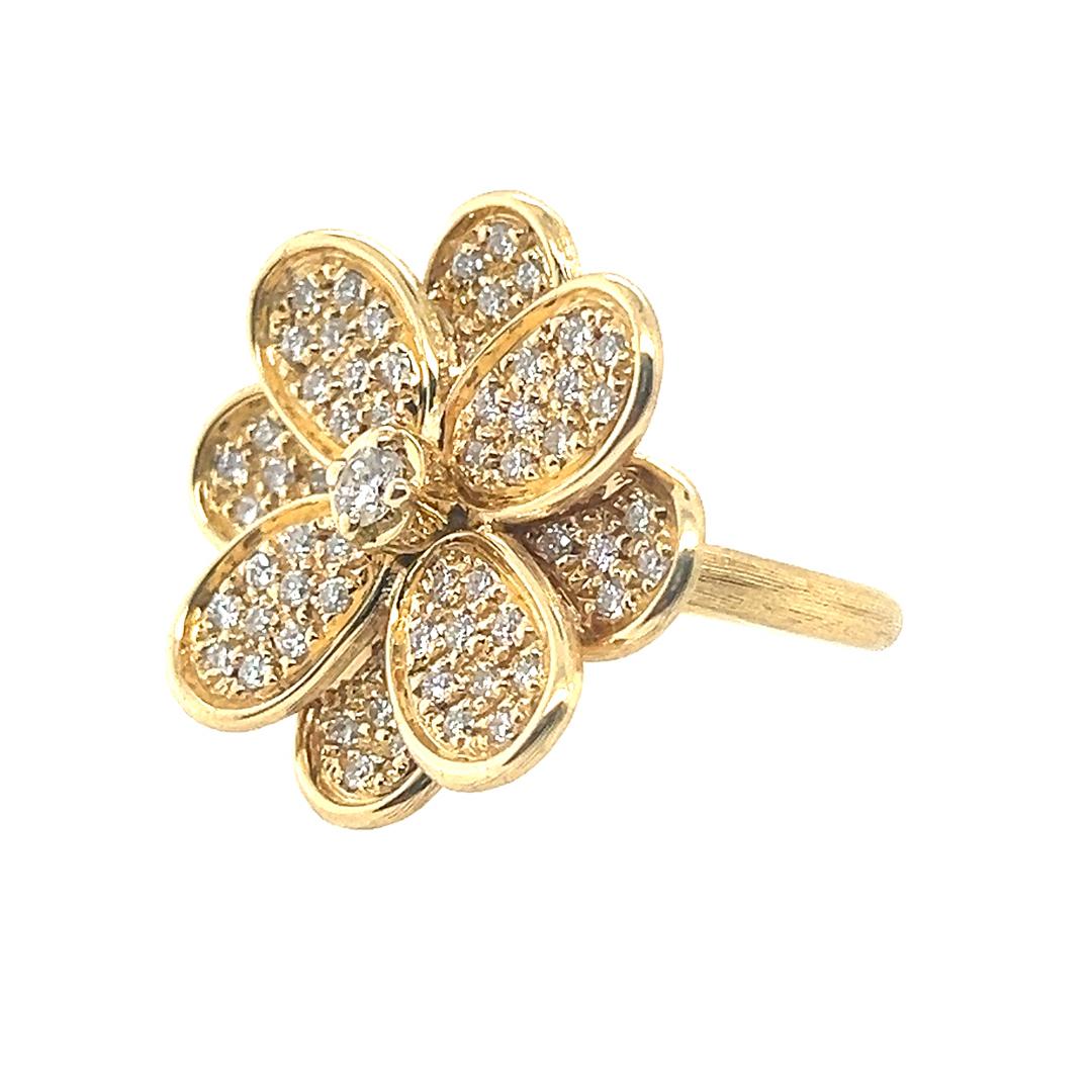 Modern Gold Signed Marco Bicego Petali 0.62 Carat Natural Diamond Flower Ring In Good Condition For Sale In Los Angeles, CA
