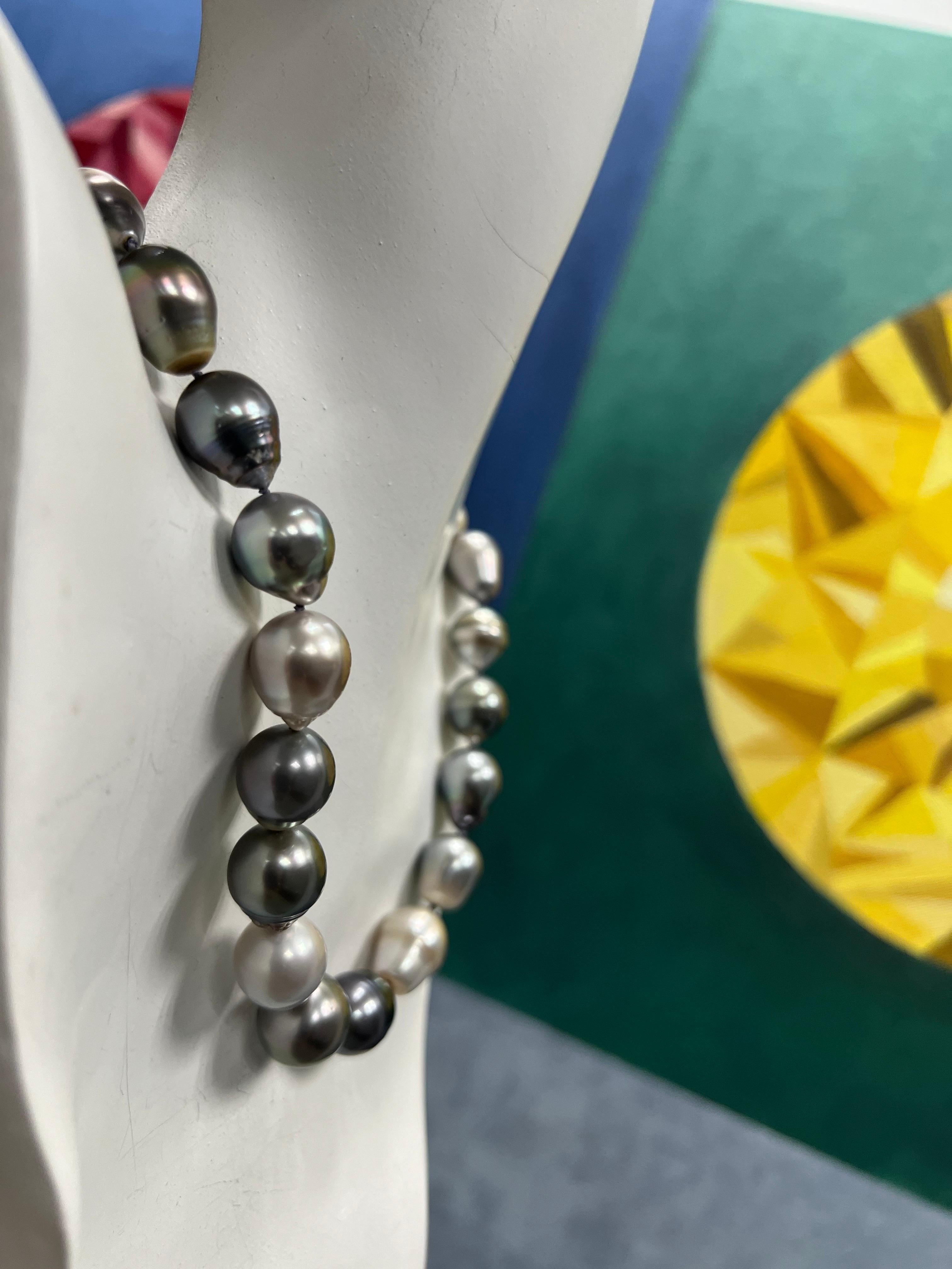 Moderne Gold Tahiti-Barock-Halskette mit Knebelverschluss, Tahiti-Barock 11-14,5 mm Perle 15,75 Zoll für Damen oder Herren im Angebot