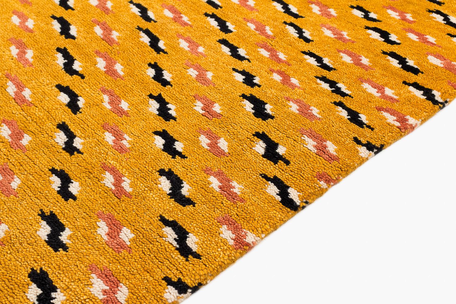 Modern Gold Tiger Chevron Pattern Small Wool Area Rug by Joseph Carini For Sale 4