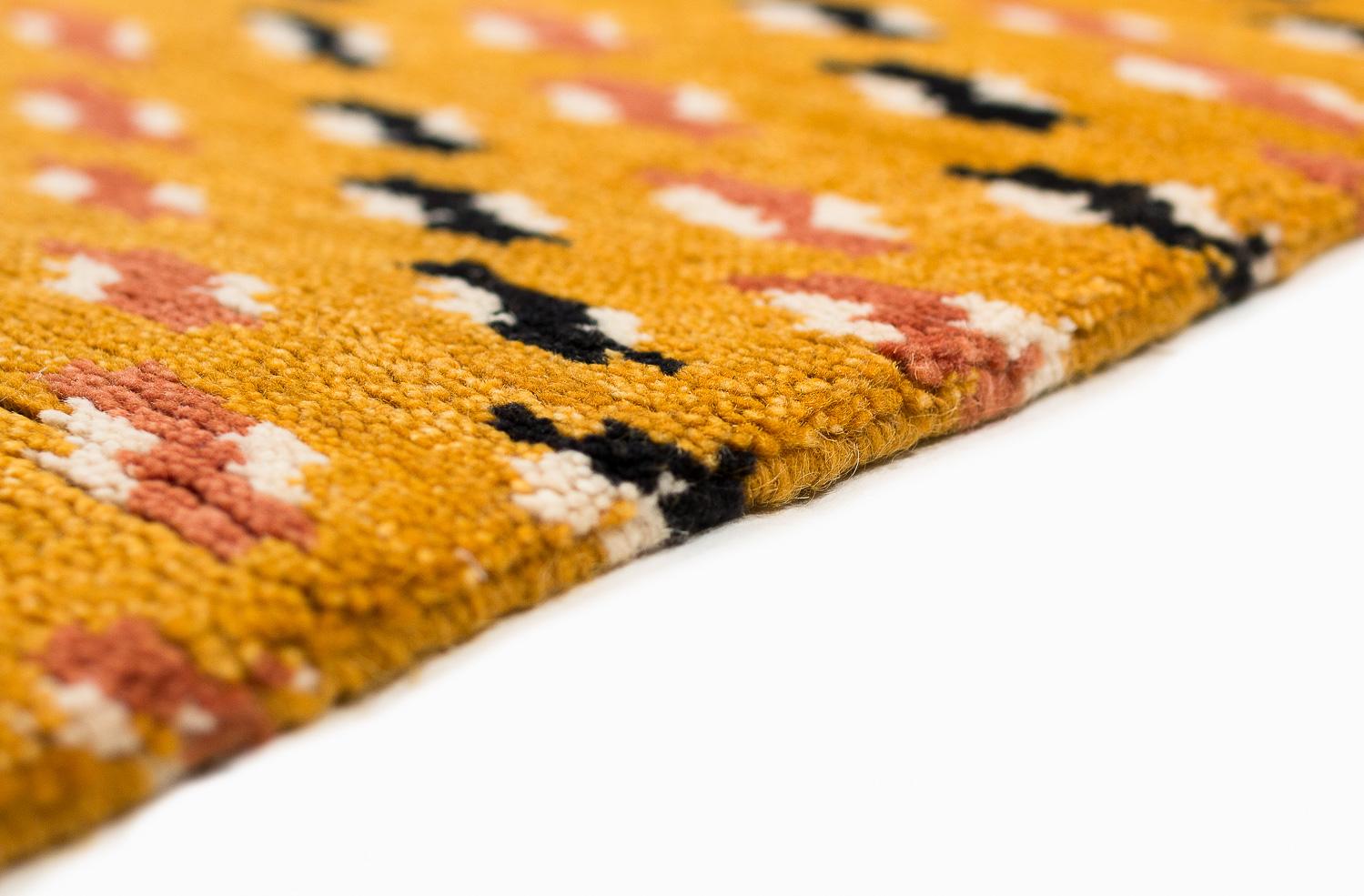 Modern Gold Tiger Chevron Pattern Small Wool Area Rug by Joseph Carini For Sale 5