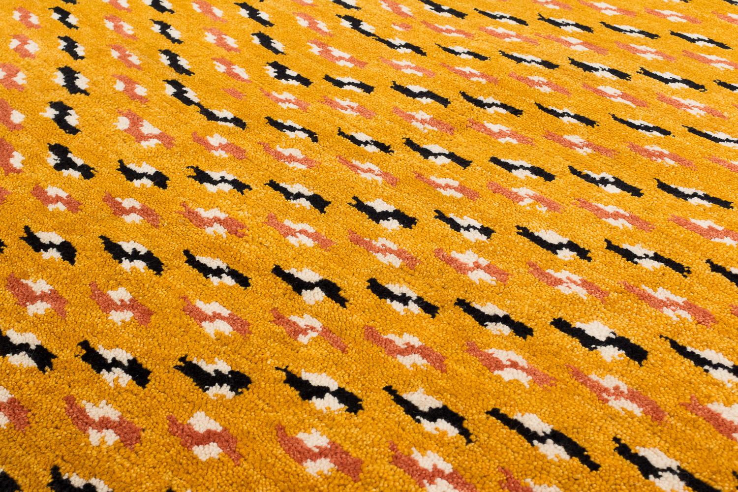 Modern Gold Tiger Chevron Pattern Small Wool Area Rug by Joseph Carini In New Condition For Sale In New York, NY