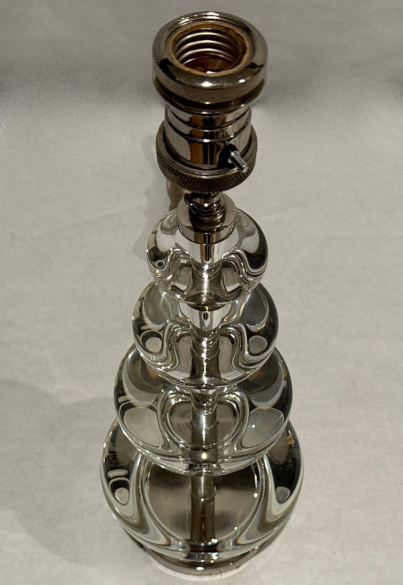 Modern Graduated Glass Ball Table Lamp In Good Condition For Sale In Norwood, NJ