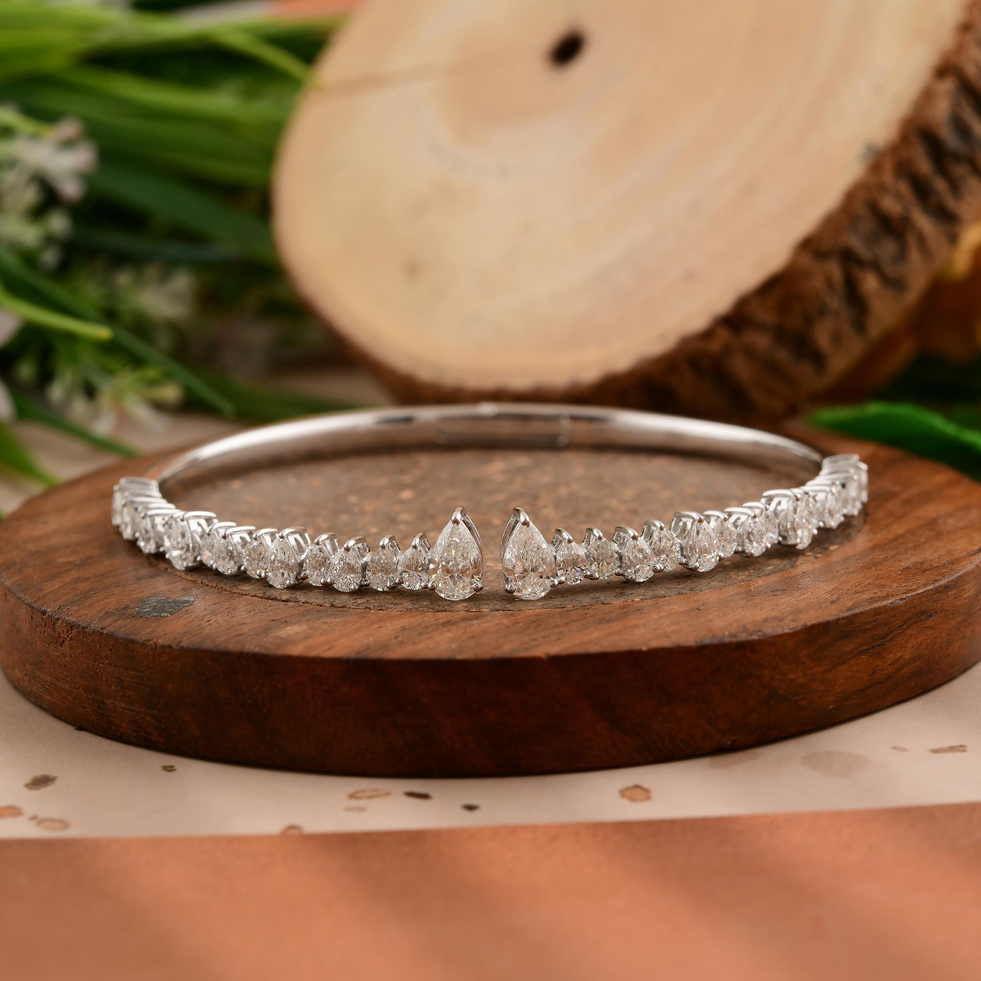Dieser exquisite Armreif ist aus 18-karätigem Gold gegossen und mit 3,05 Karat Diamanten handgefertigt.

FOLLOW SPECTRUM JEWELS Storefront, um die neueste Collection'S und exklusive Stücke zu sehen. Spectrum Jewels ist stolz darauf, ein Top Seller