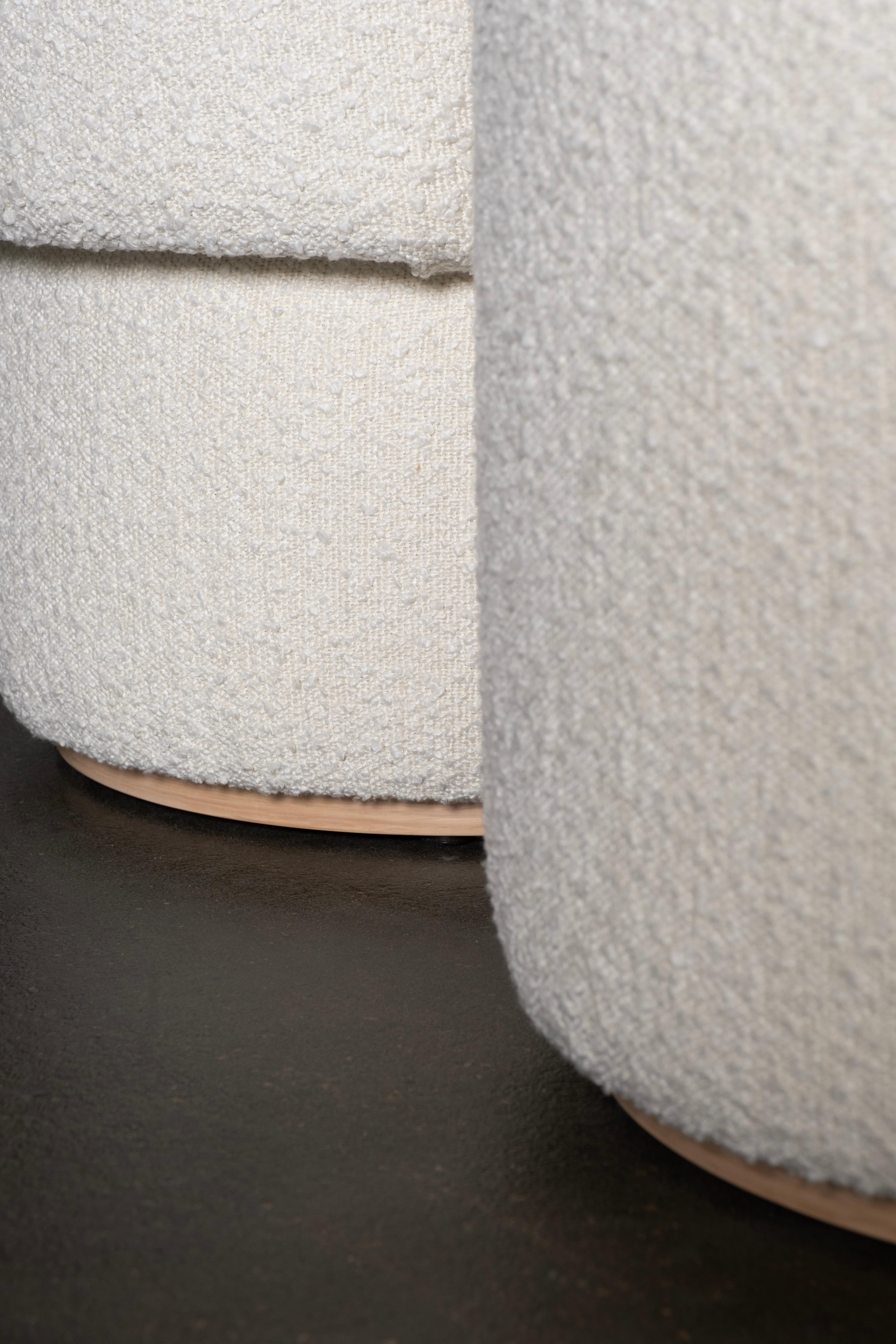 The Modernity Grand Pouf Blanc Coton Bouclé Fait Main par Greenapple en vente 2