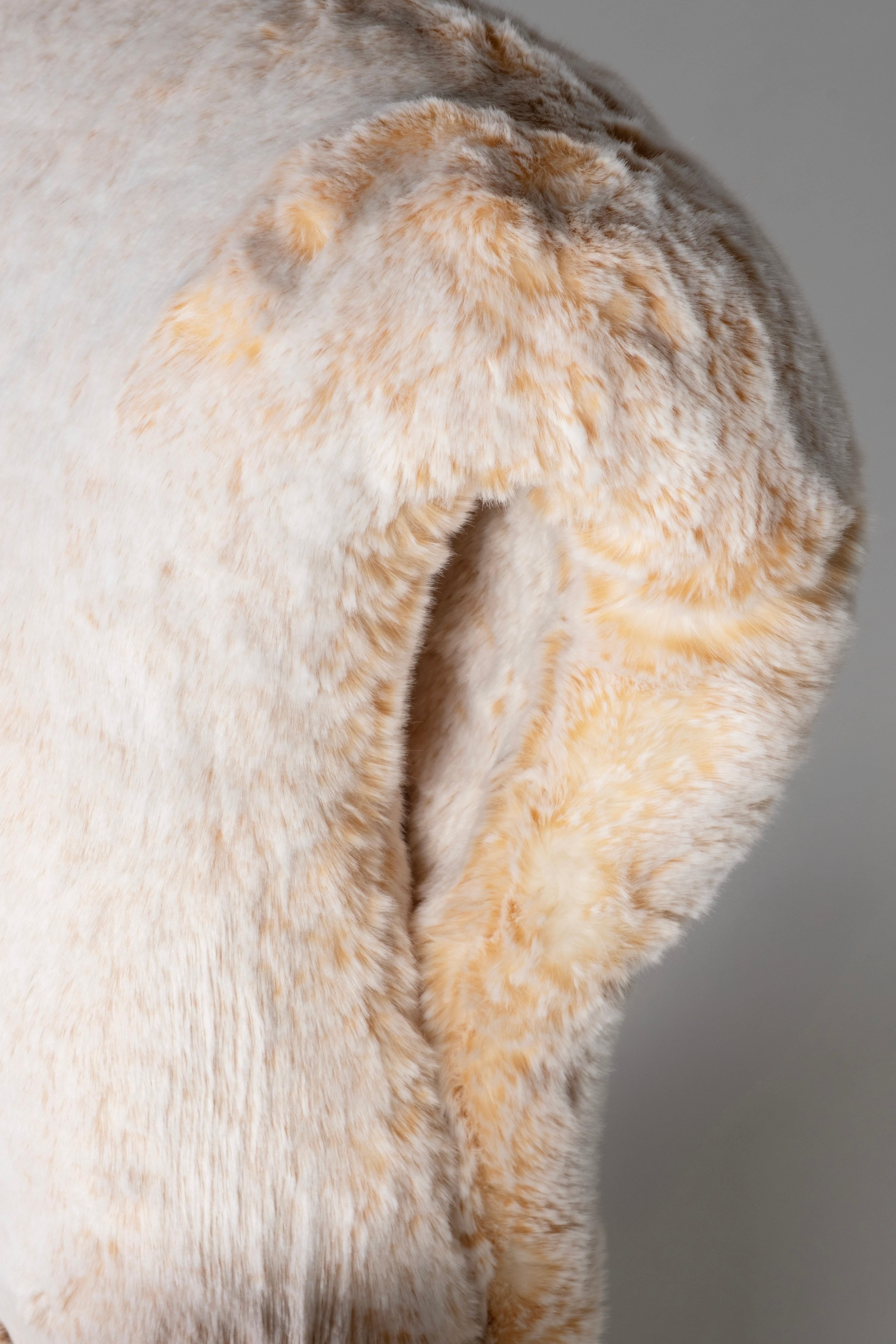 Modern Grass Lounge Chair, Peach Cream Faux Fur, Handmade by Greenapple For Sale 4