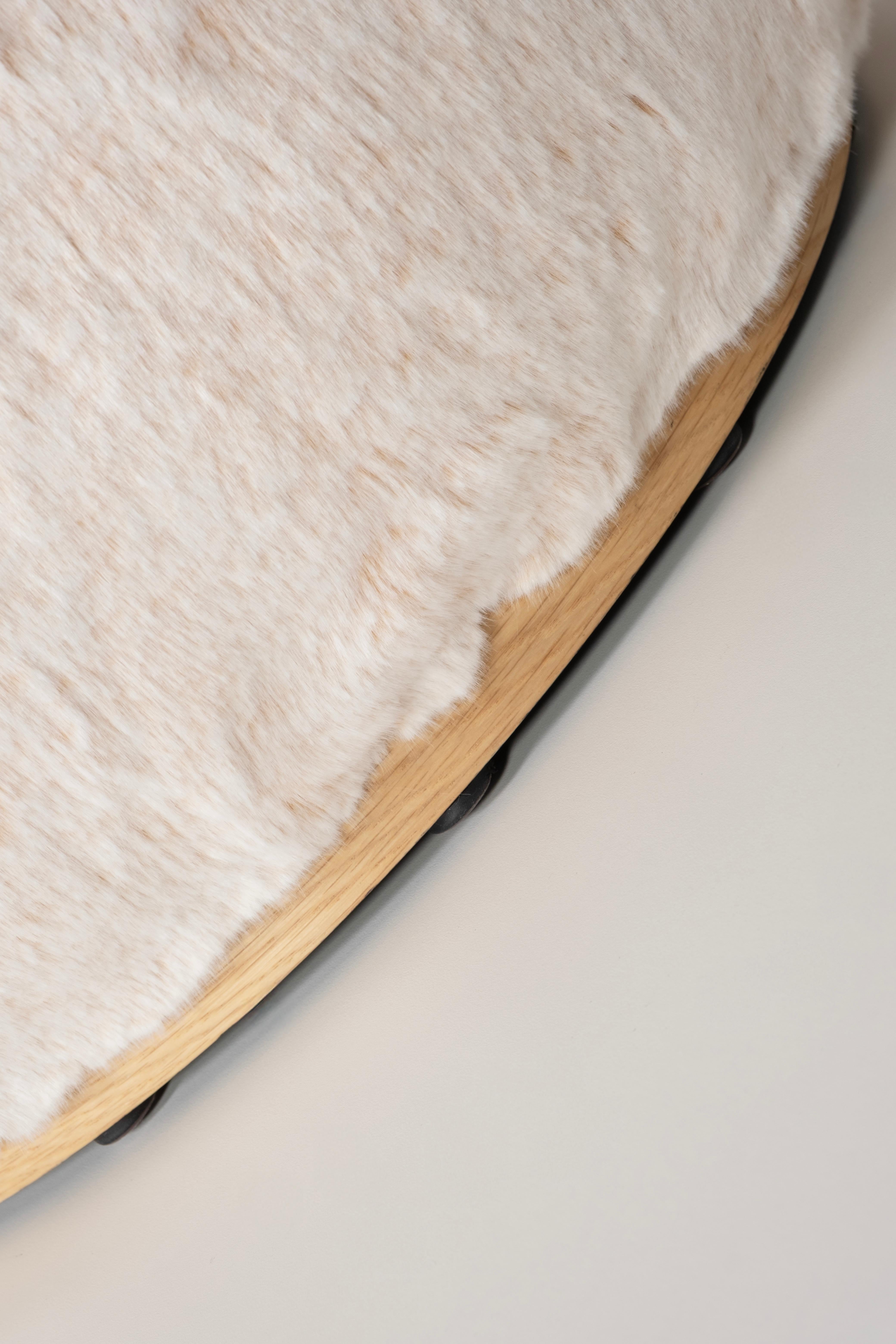 Modern Grass Set/2 Sessel, Pfirsich Creme Kunstfell, Handgemacht von Greenapple im Angebot 8