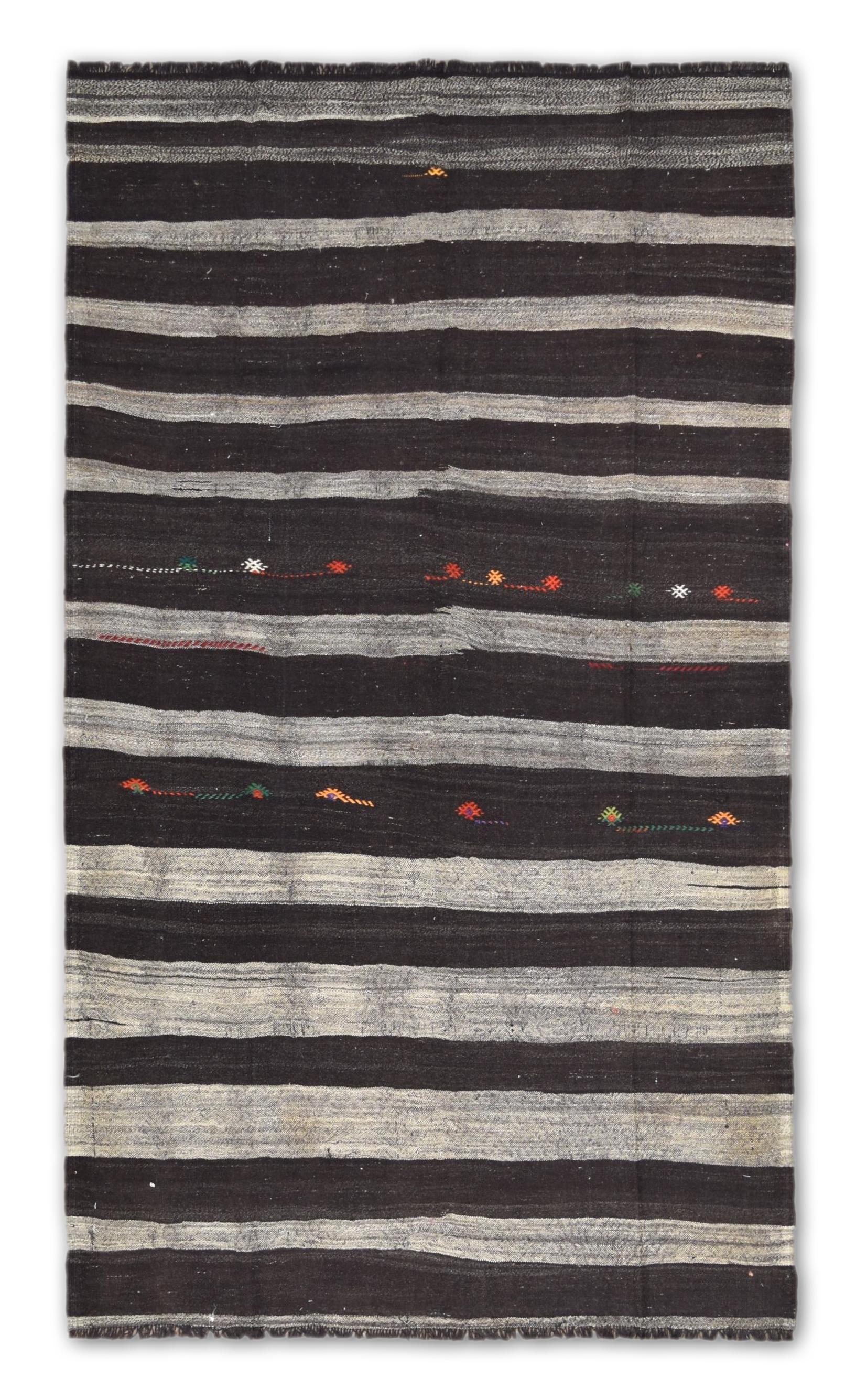 Tessuto a mano Kilim moderno in pelo di capra grigio e marrone 6'10''x11'8'' Circa 1960 in vendita