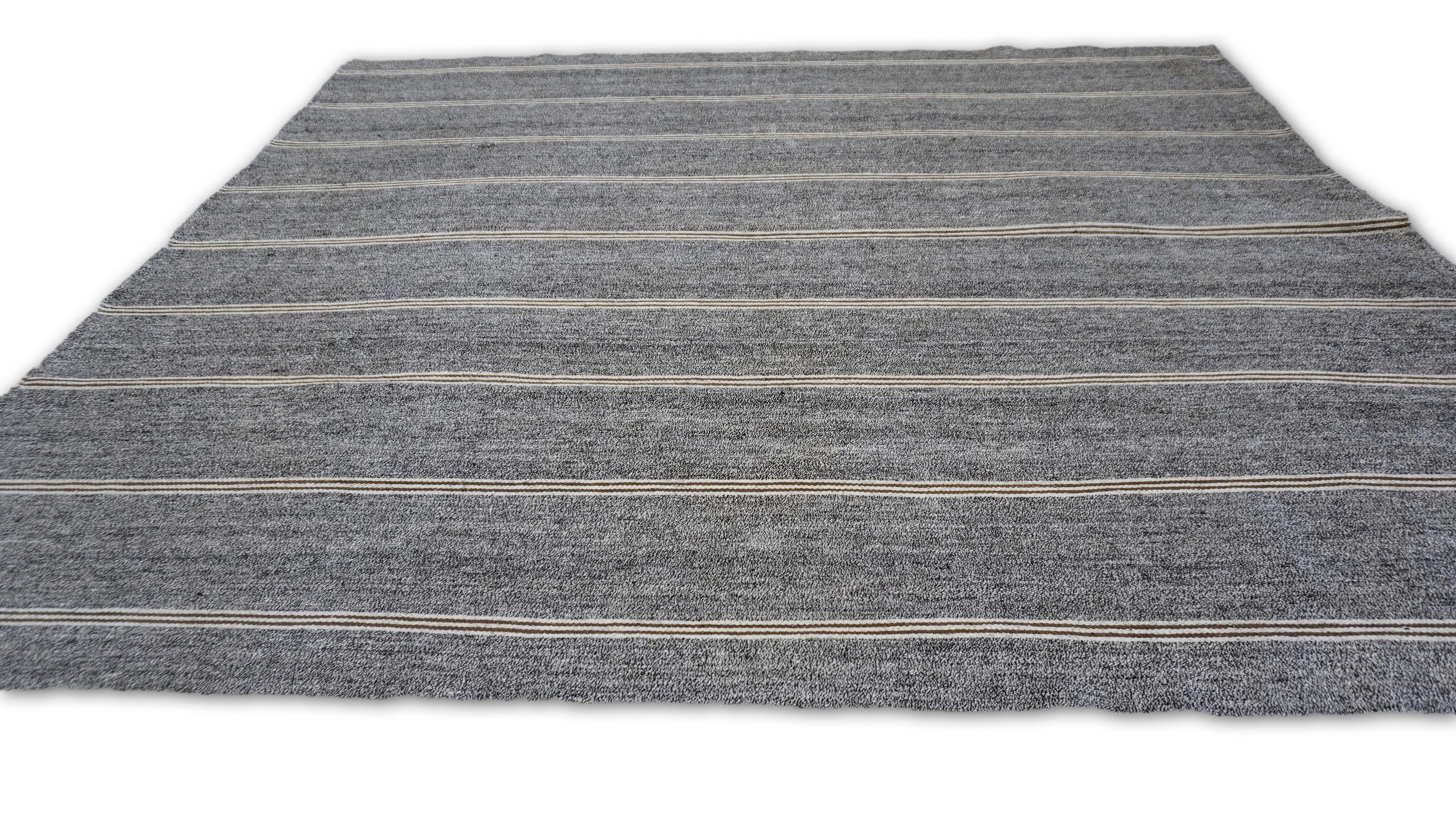 Moderno Kilim Hemp d'epoca moderno grigio e marrone avorio a righe 7'6''x8'6'' in vendita