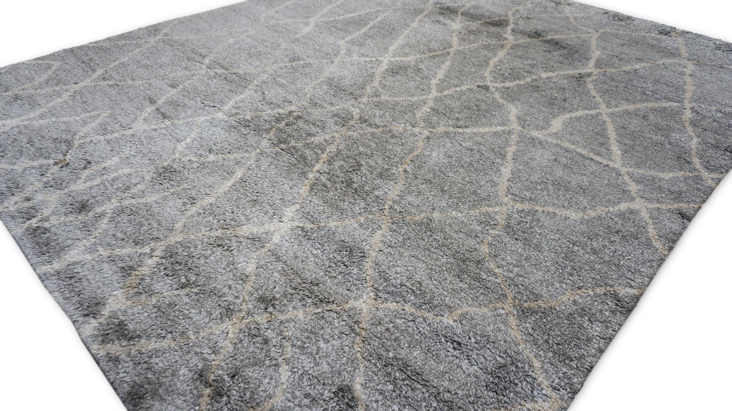 Asian Modern Gray and Ivory Lattice Bamboo-Silk Rug 8'x9'9'' For Sale