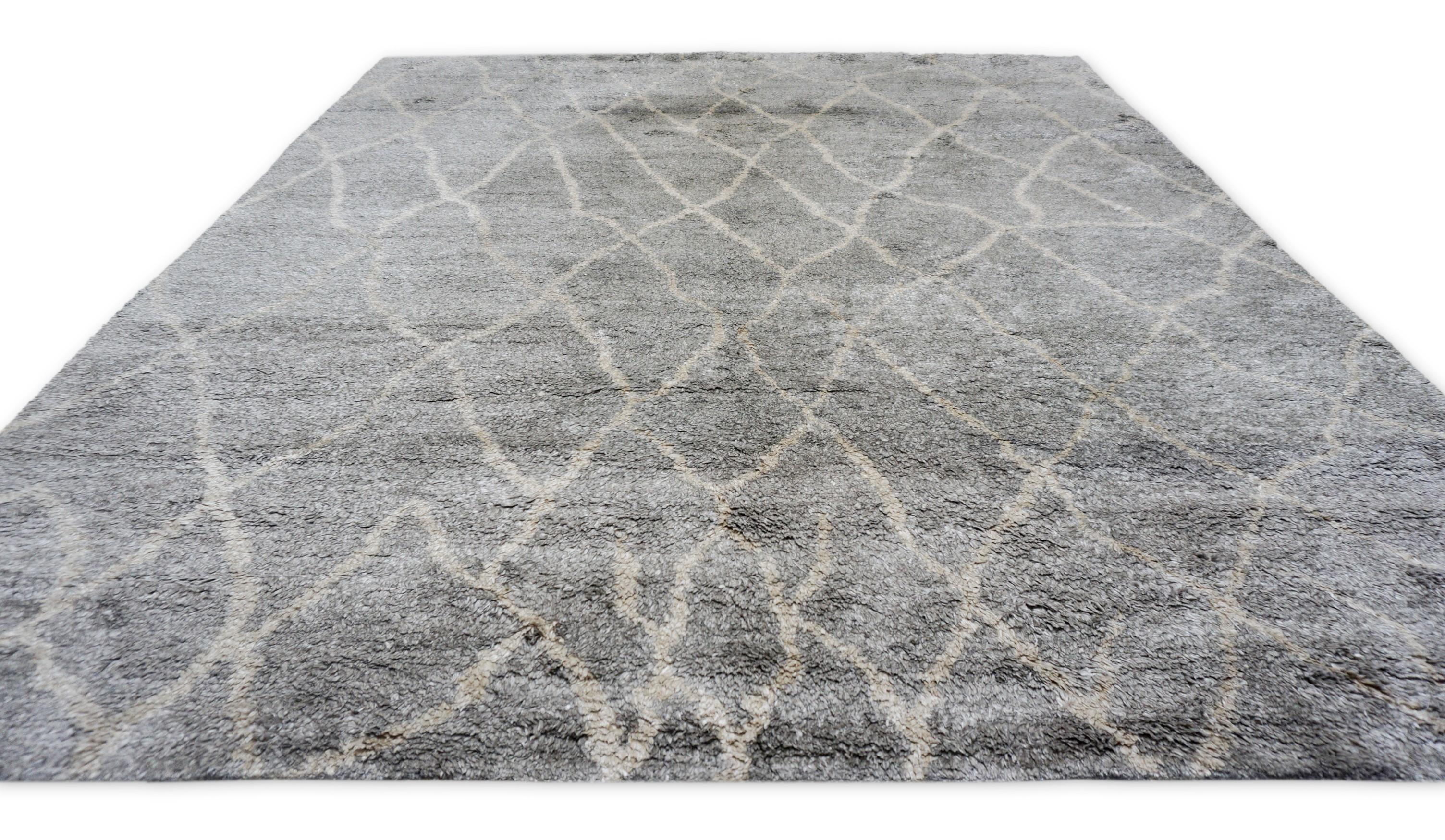 Hand-Knotted Modern Gray and Ivory Lattice Bamboo-Silk Rug 8'x9'9'' For Sale