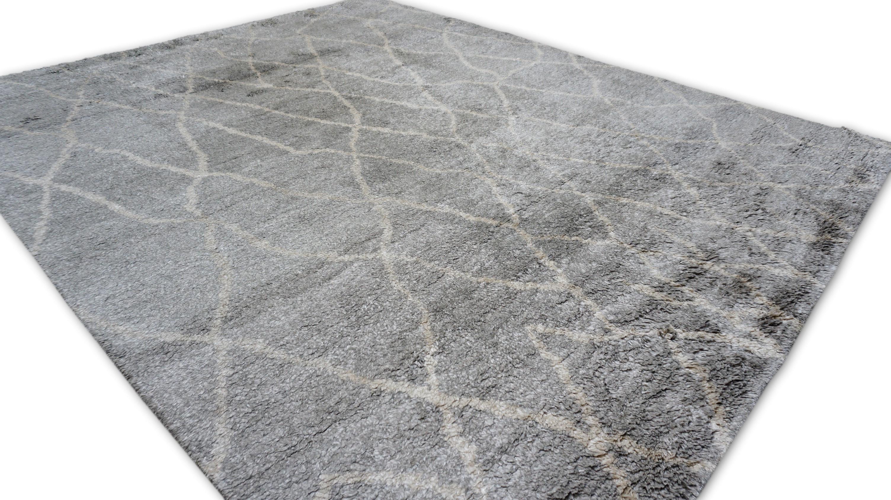 Modern Gray and Ivory Lattice Bamboo-Silk Rug 8'x9'9'' In New Condition For Sale In Torrance, CA