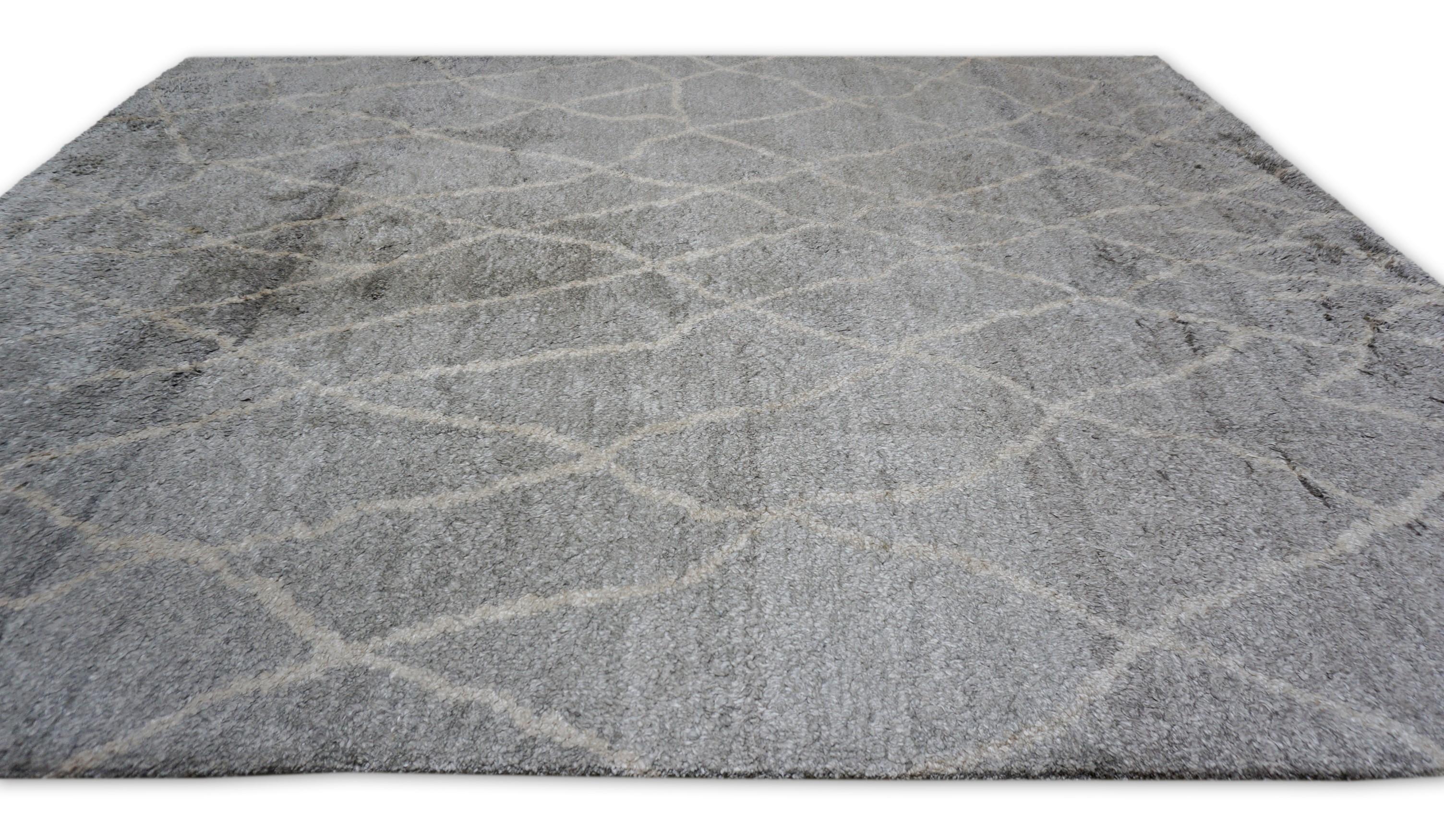Contemporary Modern Gray and Ivory Lattice Bamboo-Silk Rug 8'x9'9'' For Sale