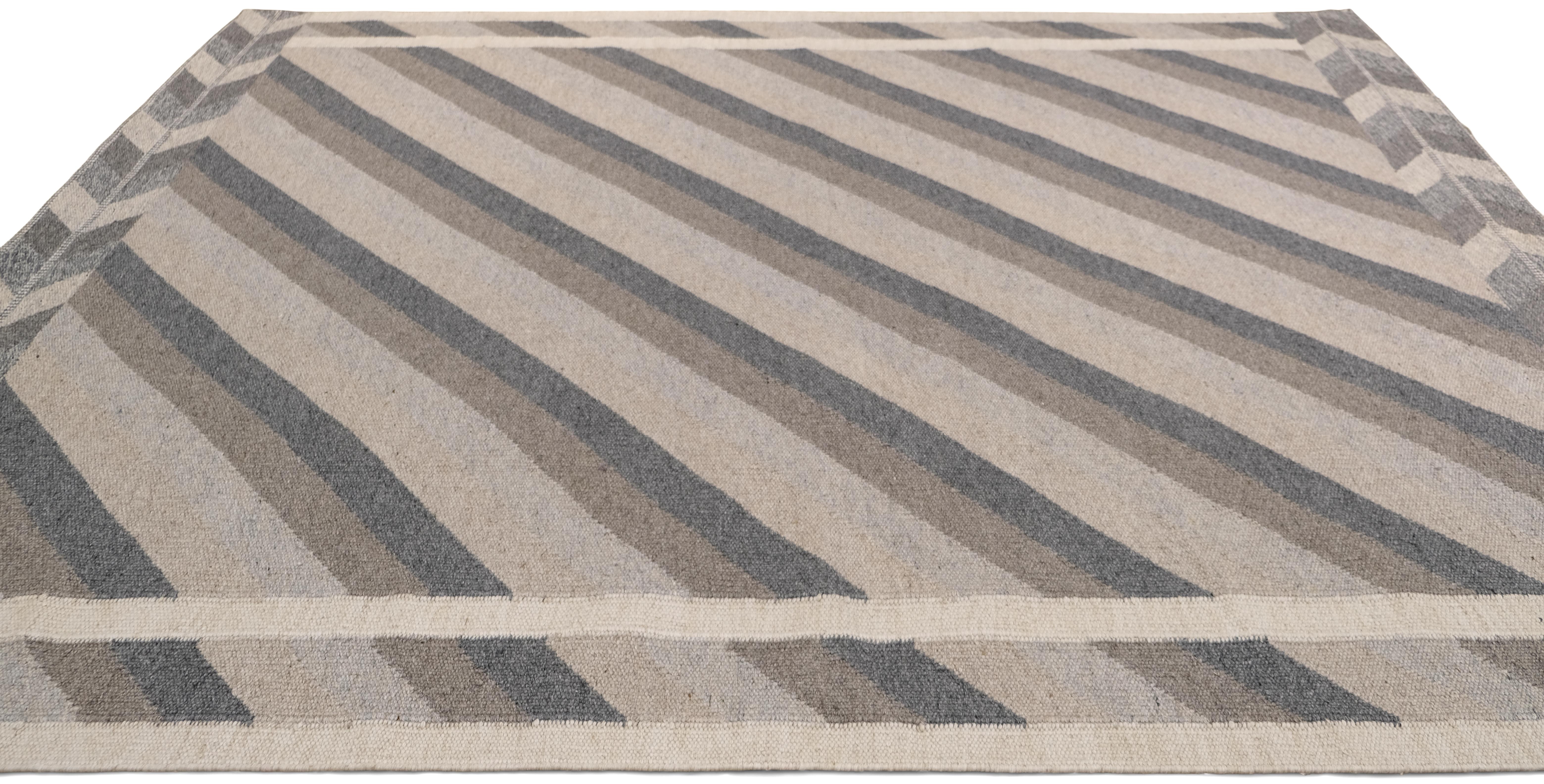 Moderner grauer, beigefarbener und elfenbeinfarbener Diagonal gestreifter, gemusterter Teppich 8'x10'3'' (Handgeknüpft) im Angebot