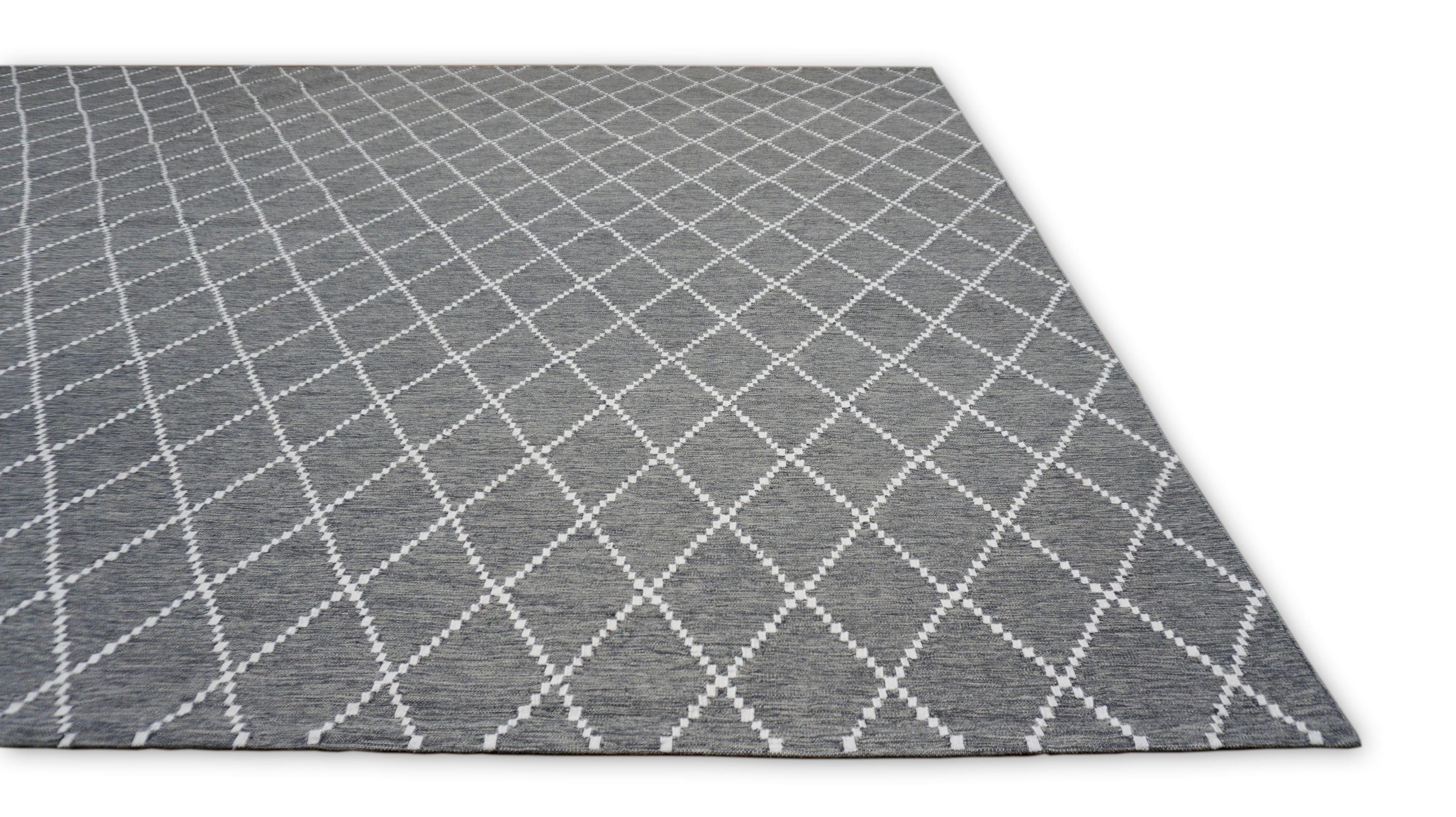 Moderner grauer Flachgewebe-Wollteppich mit Diamanten in Grau 9'10''x16'2'' im Zustand „Neu“ im Angebot in Torrance, CA