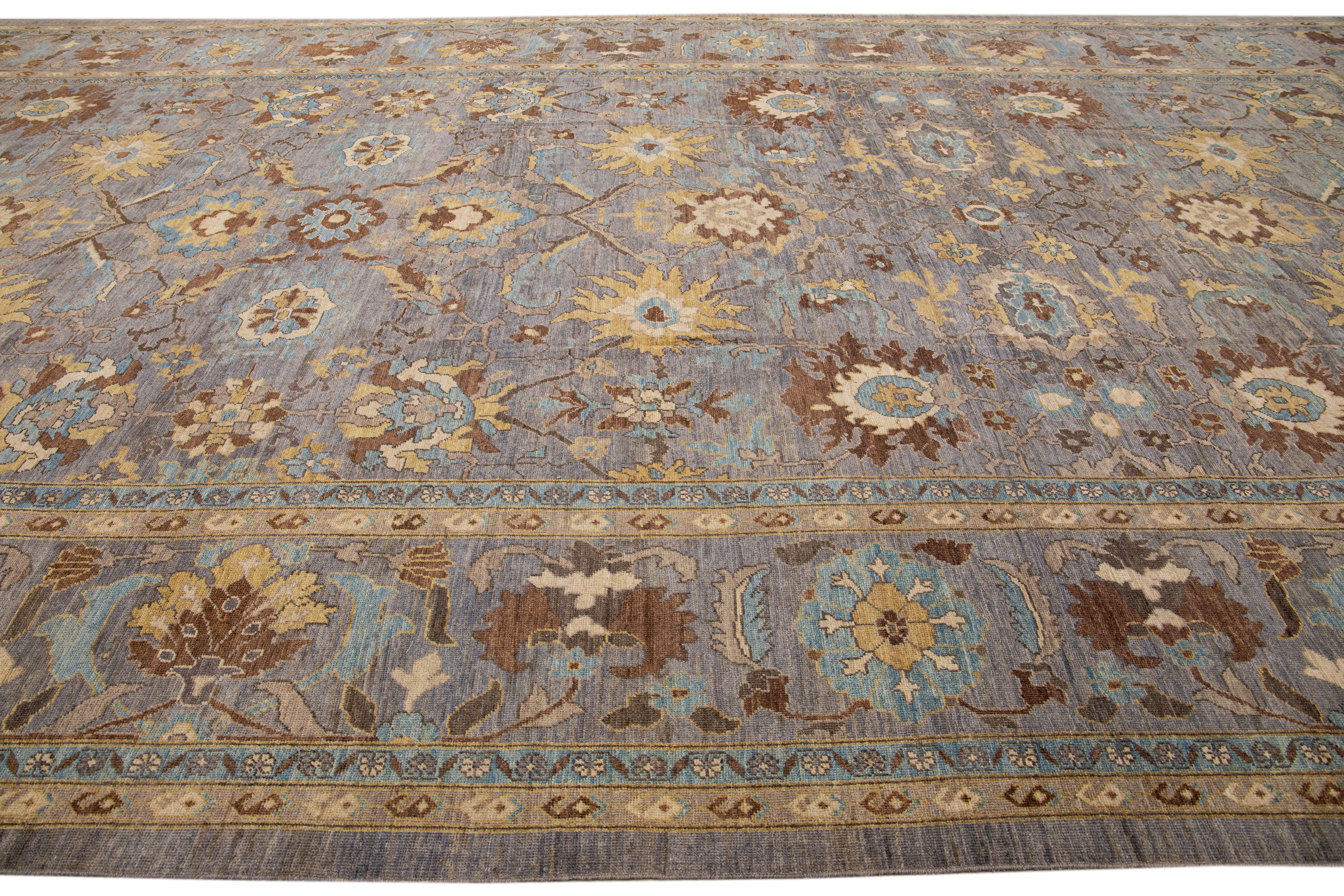 Modern Gray Handmade Sultanabad Floral Pattern Oversize Wool Rug In New Condition For Sale In Norwalk, CT
