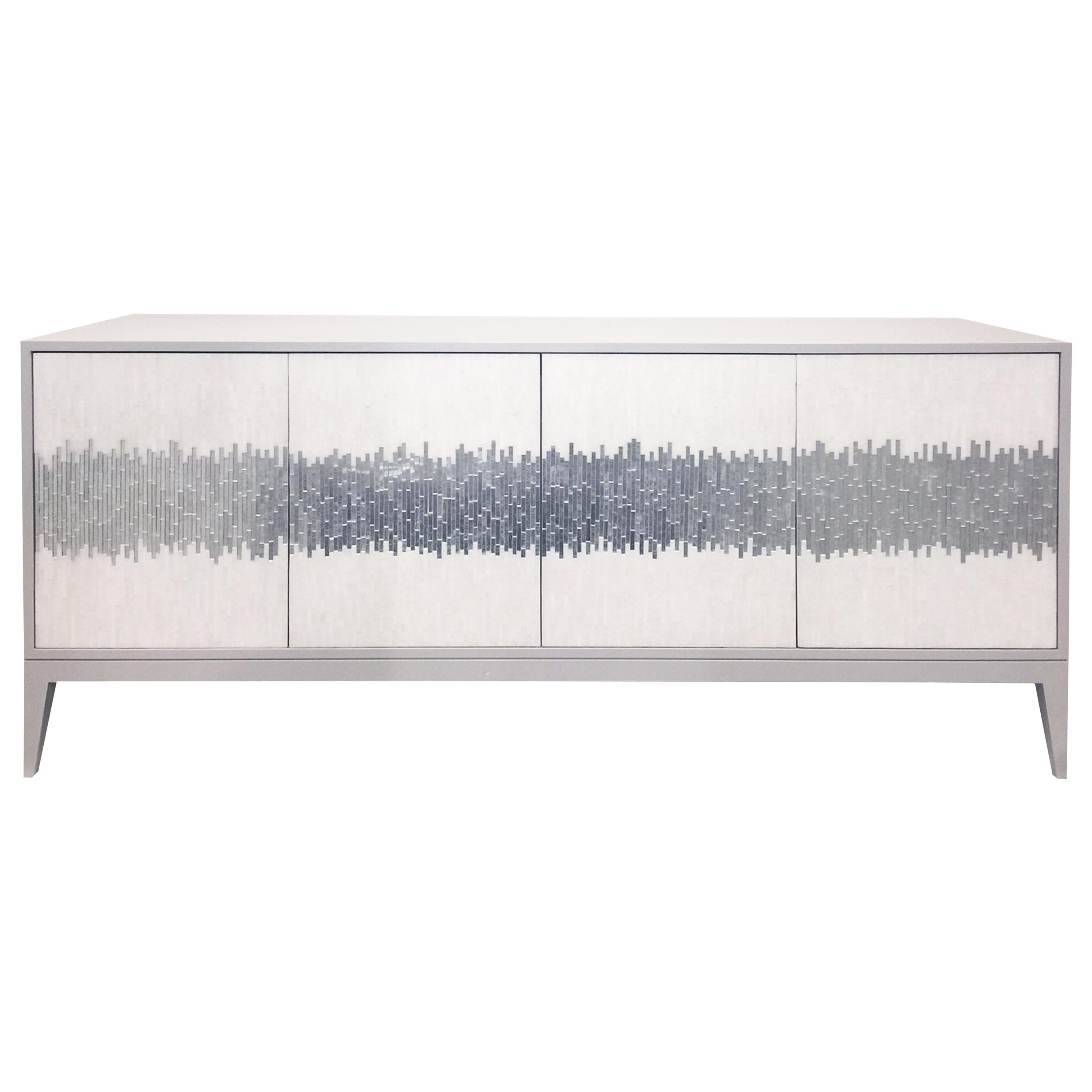 Bufé Milano Gris Moderno en Mosaico de Cristal Ondulado Blanco/Plata by Ercole Home