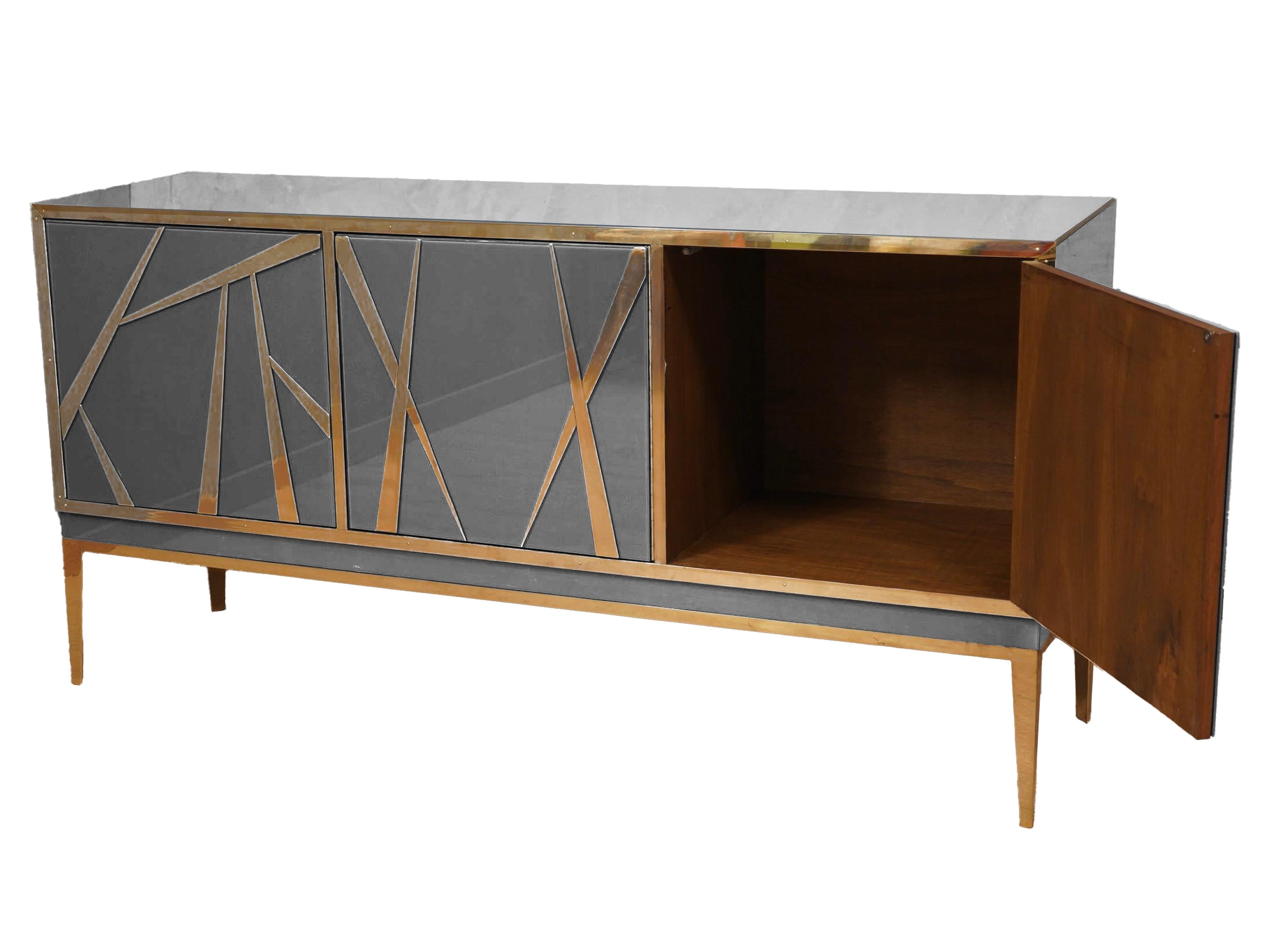 Modern Gray Murano Glass Sideboard With brass Trim and Feet Available In New Condition For Sale In Guazzora, IT