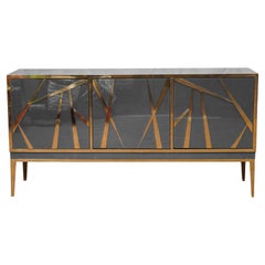 Modernes Sideboard aus grauem Murano-Glas mit Messingbeschlägen und -füßen erhältlich