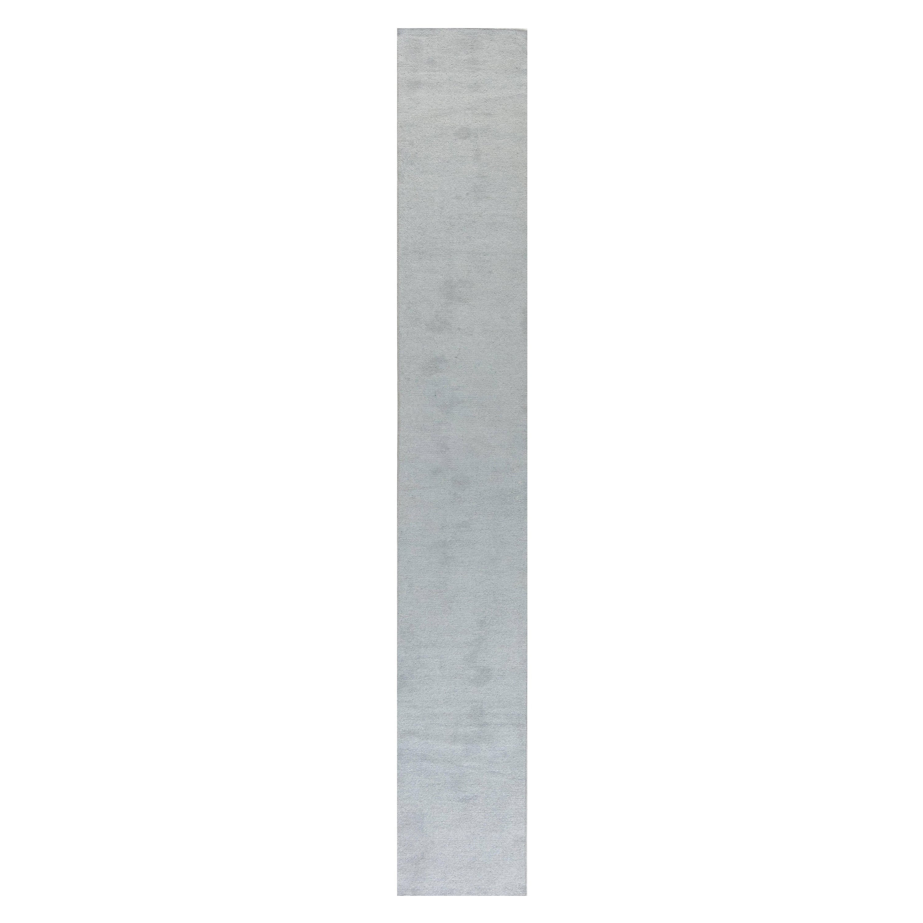 Runner moderno in seta grigia di Doris Leslie Blau in vendita