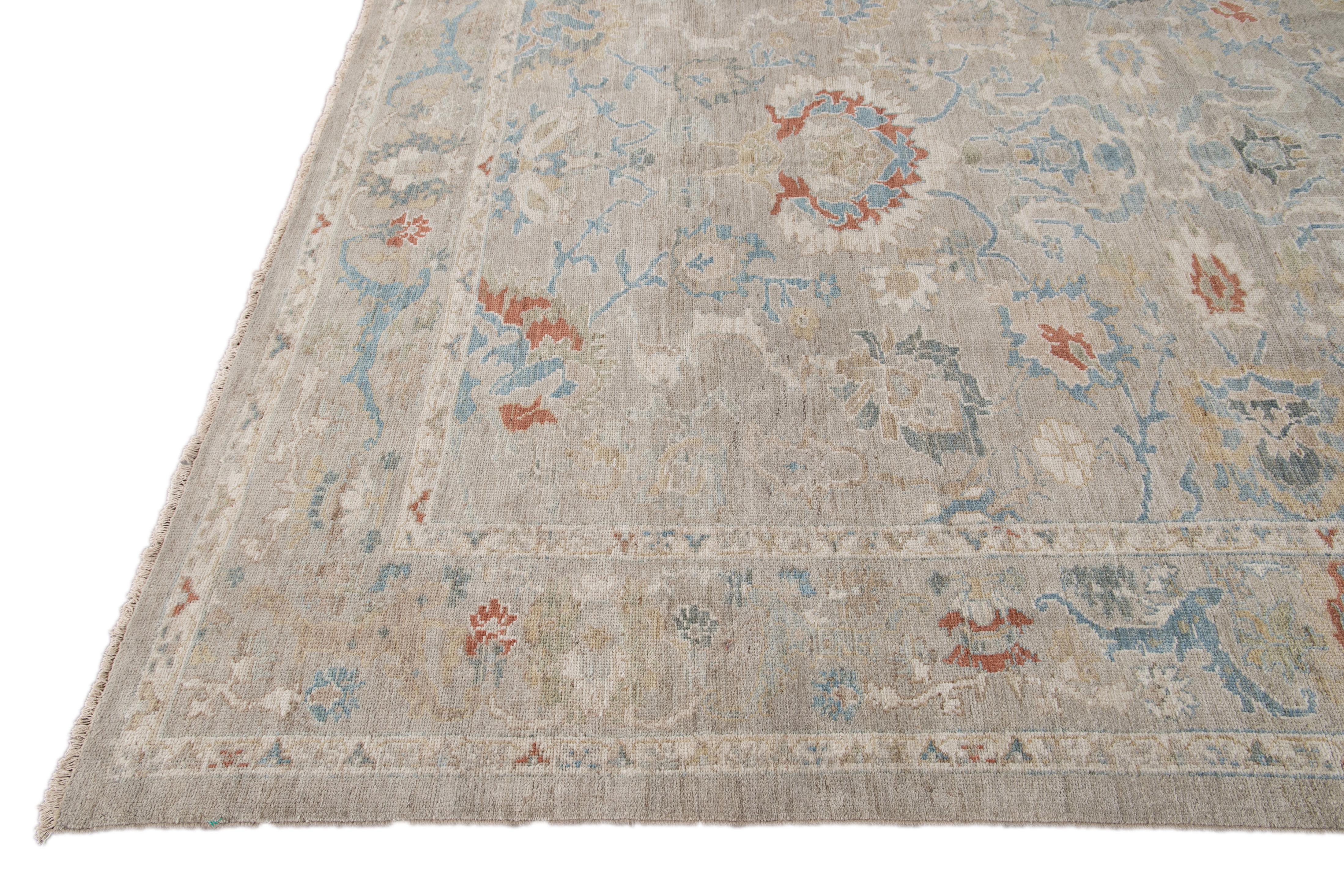 Moderner moderner grauer handgefertigter Sultanabad-Wollteppich mit Blumenmuster (Handgeknüpft) im Angebot