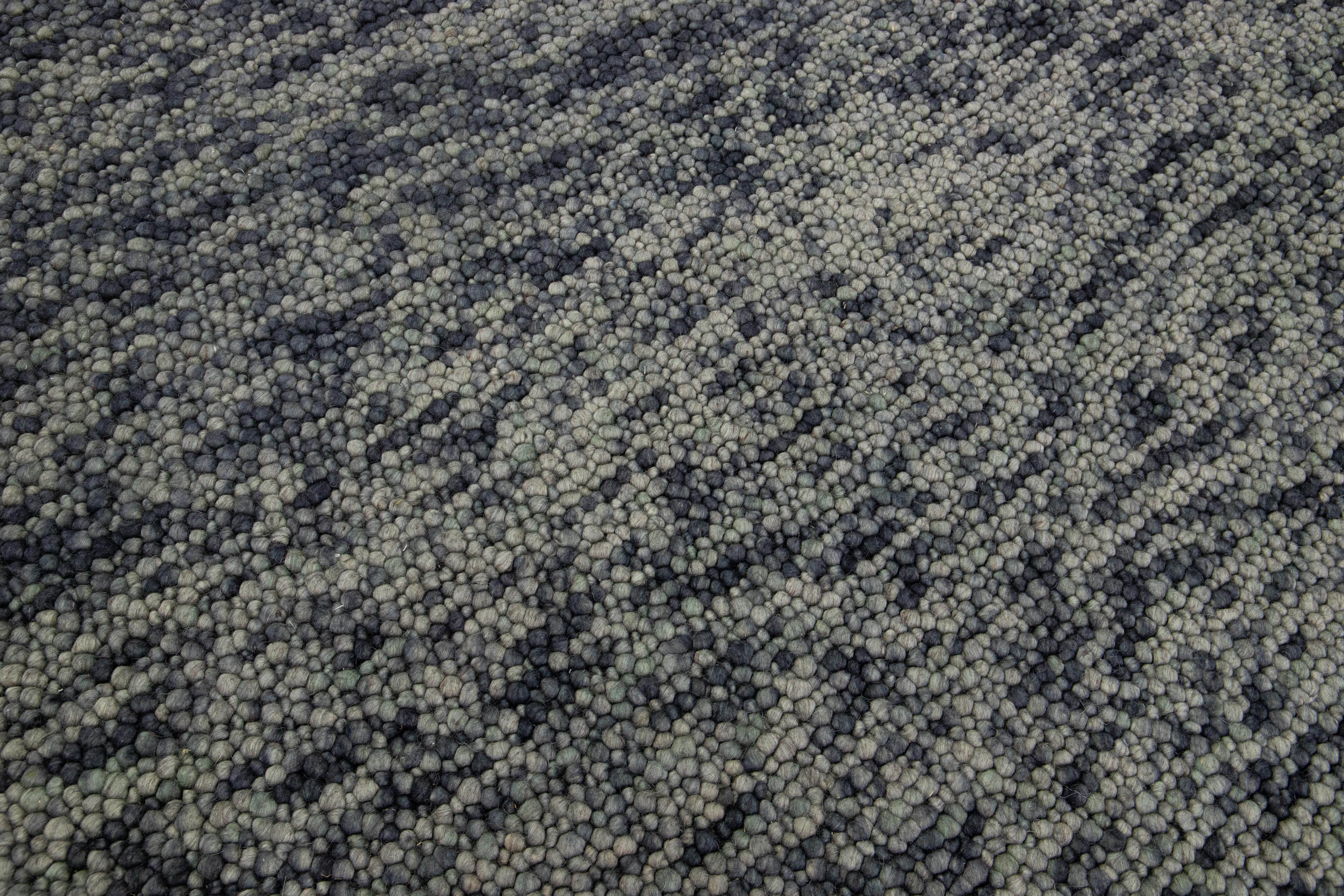 Modern Gray Texture Wool Rug Handmade with Allover Motif  For Sale 1