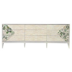Commode moderne à 9 tiroirs en mosaïque de fleurs vertes avec chêne blanc par Ercole Home