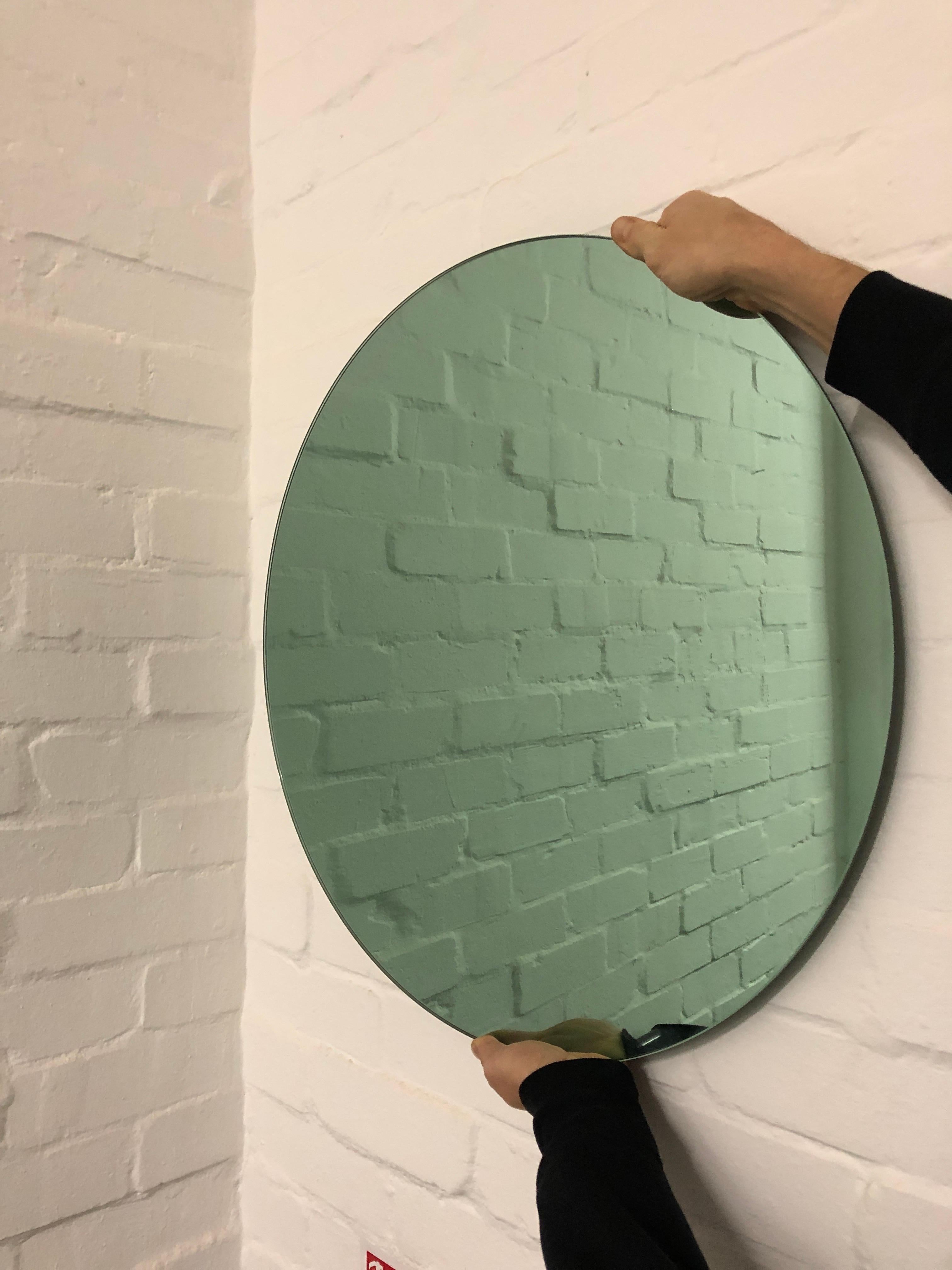 Orbis™ Green Tinted Round Frameless Handcrafted Bespoke Mirror - Regular In New Condition In London, GB
