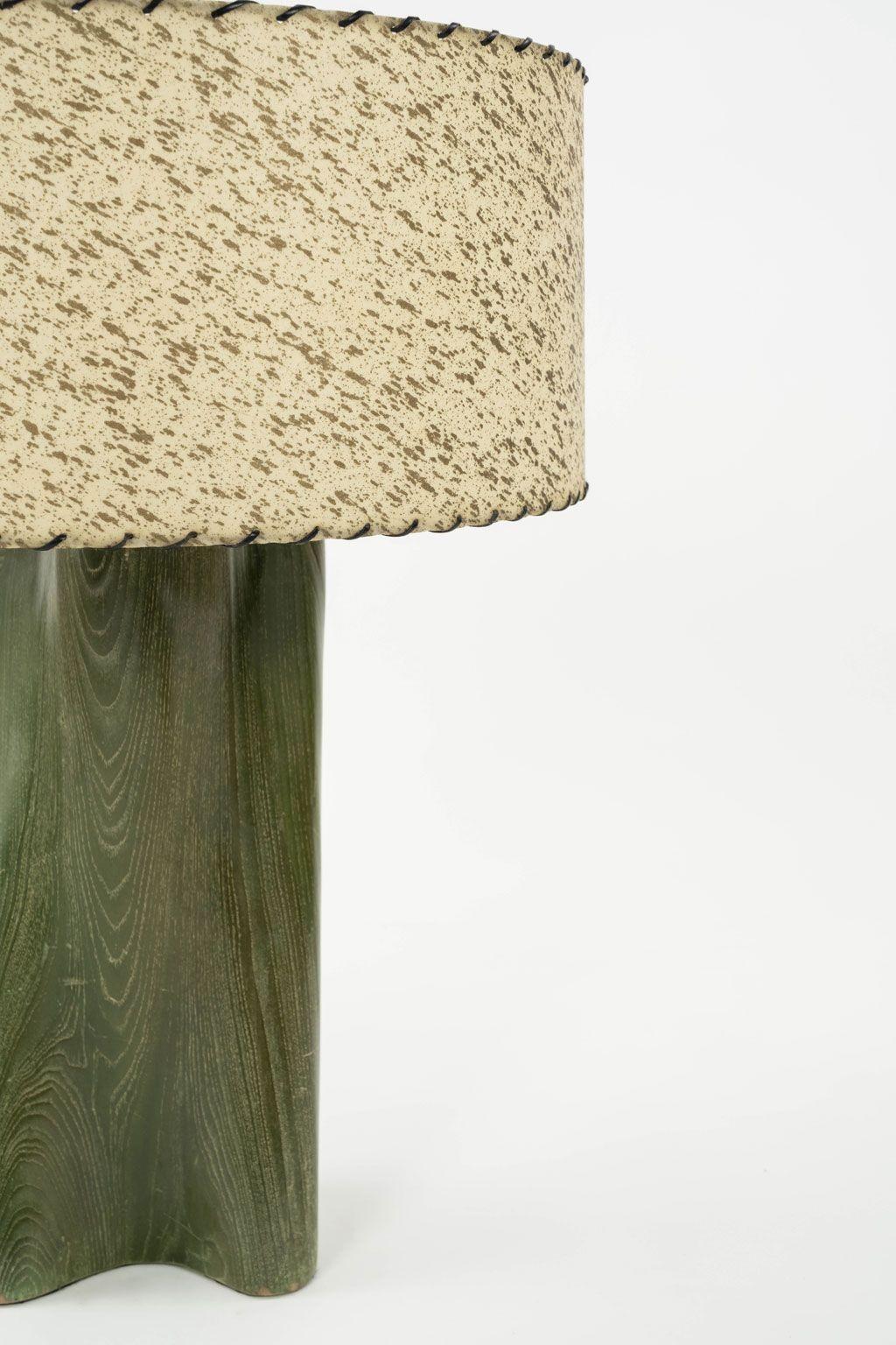 Modern Green-Dyed Carved Wood Table Lamp In Fair Condition For Sale In Houston, TX