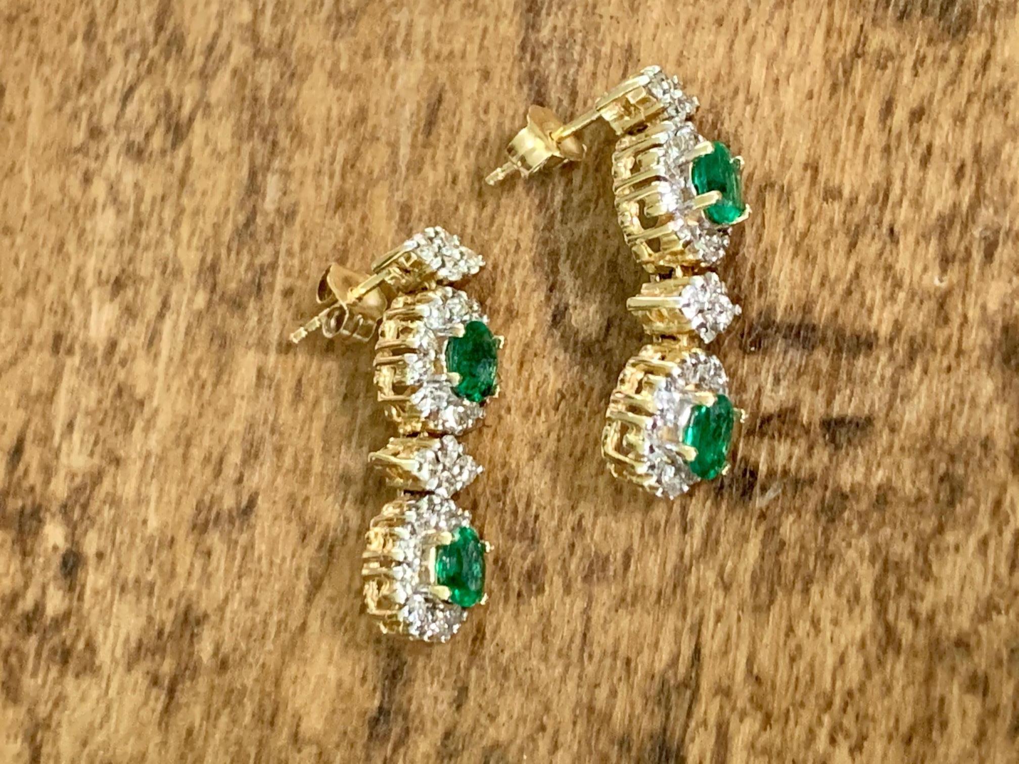 Modern Green Emerald and Diamond 14 Karat Yellow Gold Post Dangle Earrings 2