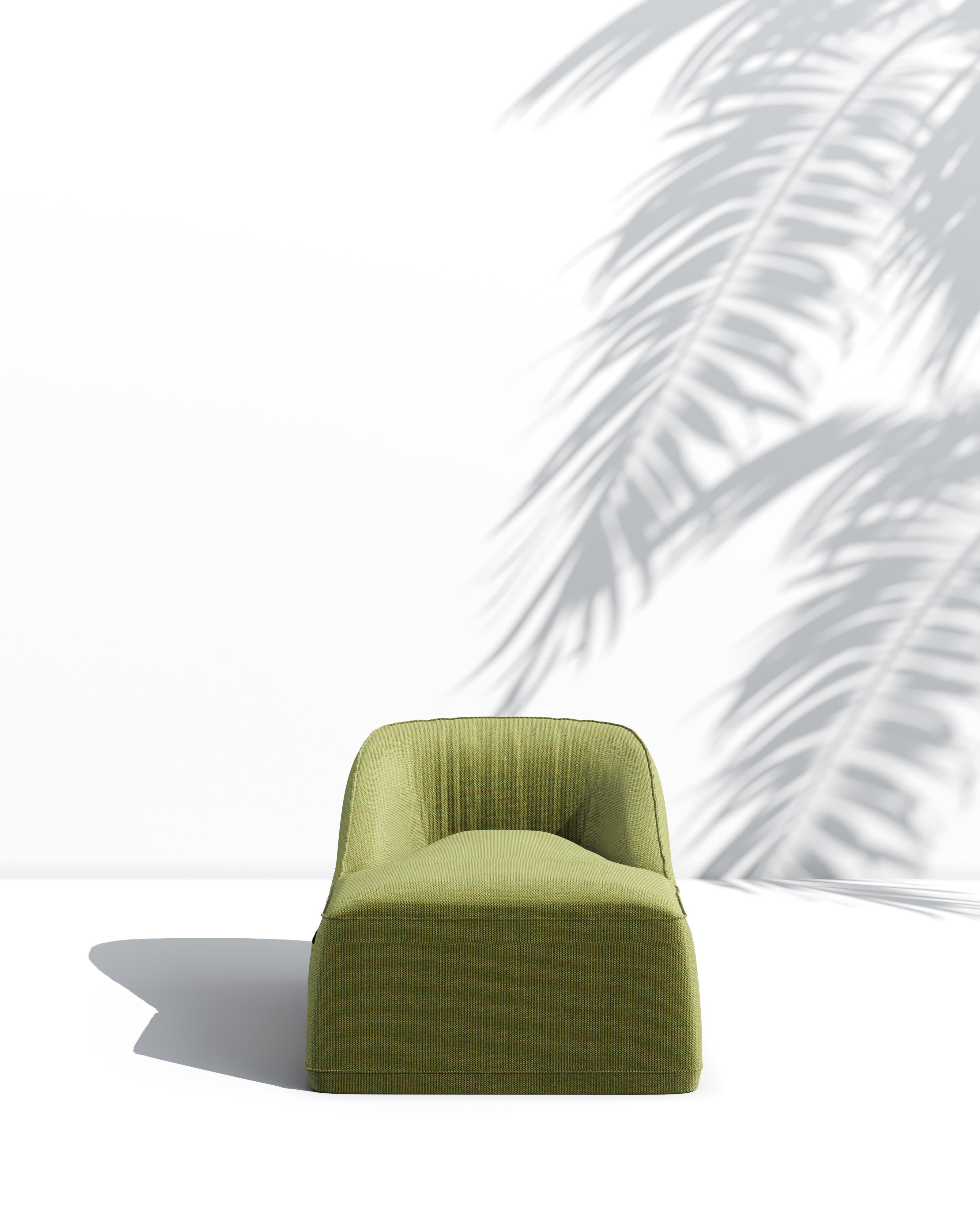 Modern Outdoor Chair with Weather-Resistant Sunbrella Fabric Upholstery in Green In New Condition For Sale In Santo Tirso, PT