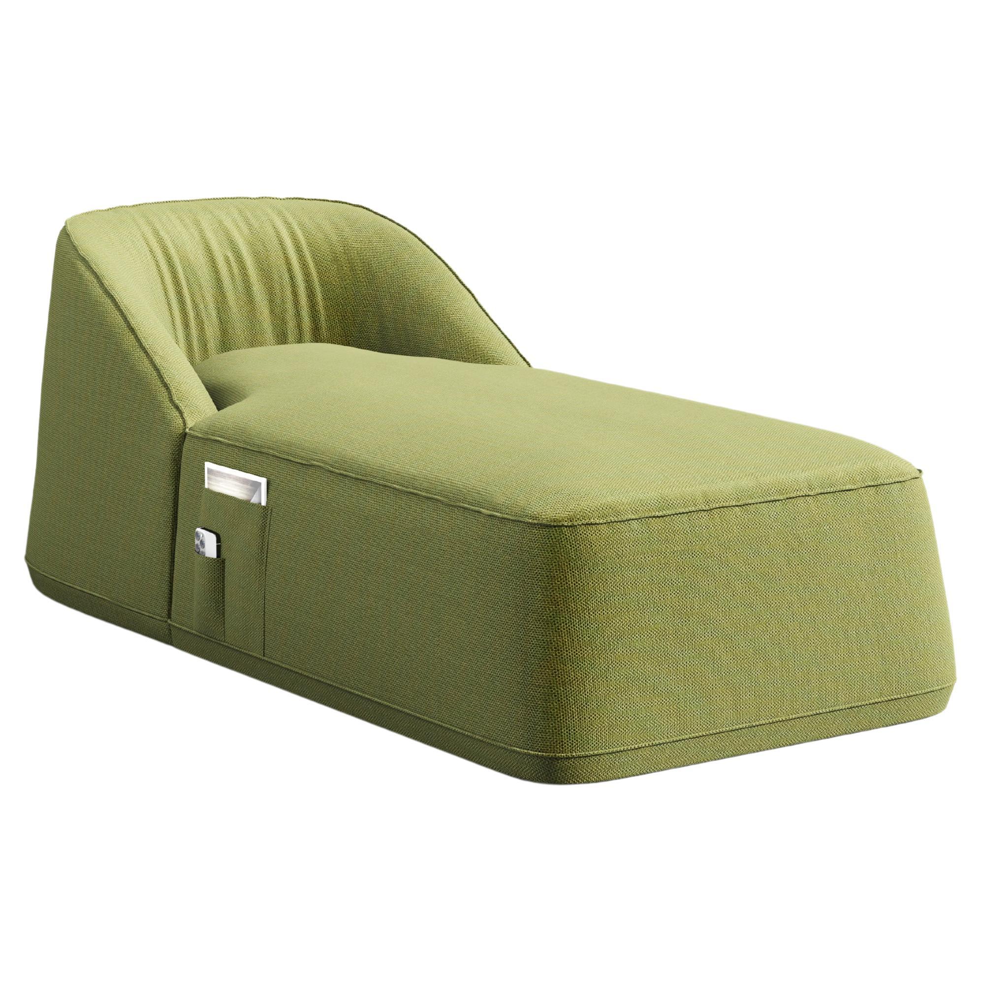 Modern Outdoor Sunbed Weather-Resistant Sunbrella Fabric Upholstery in Green For Sale