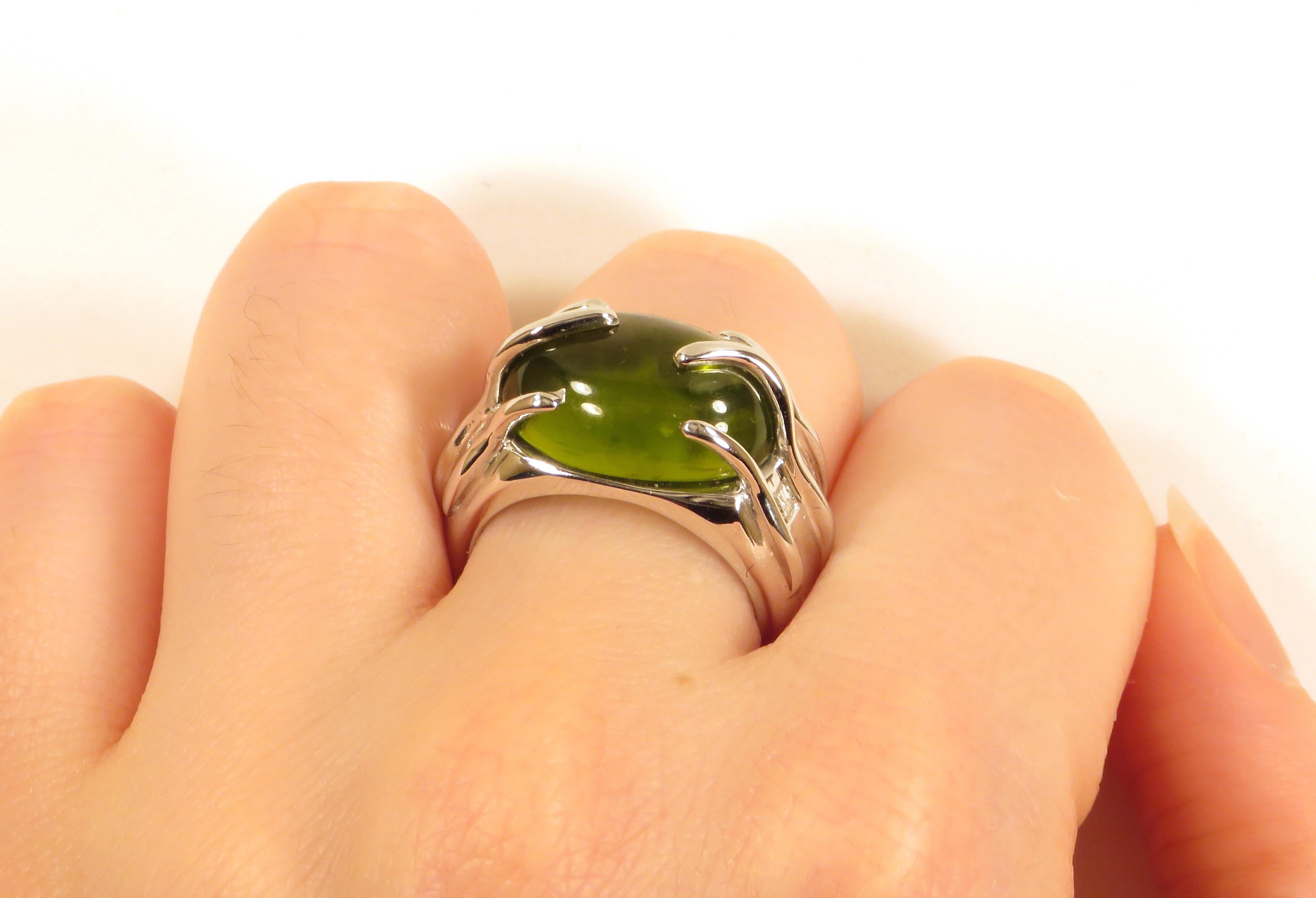 Green Peridot Diamonds White Gold Cocktail Ring Handcrafted in Italy In New Condition In Milano, IT