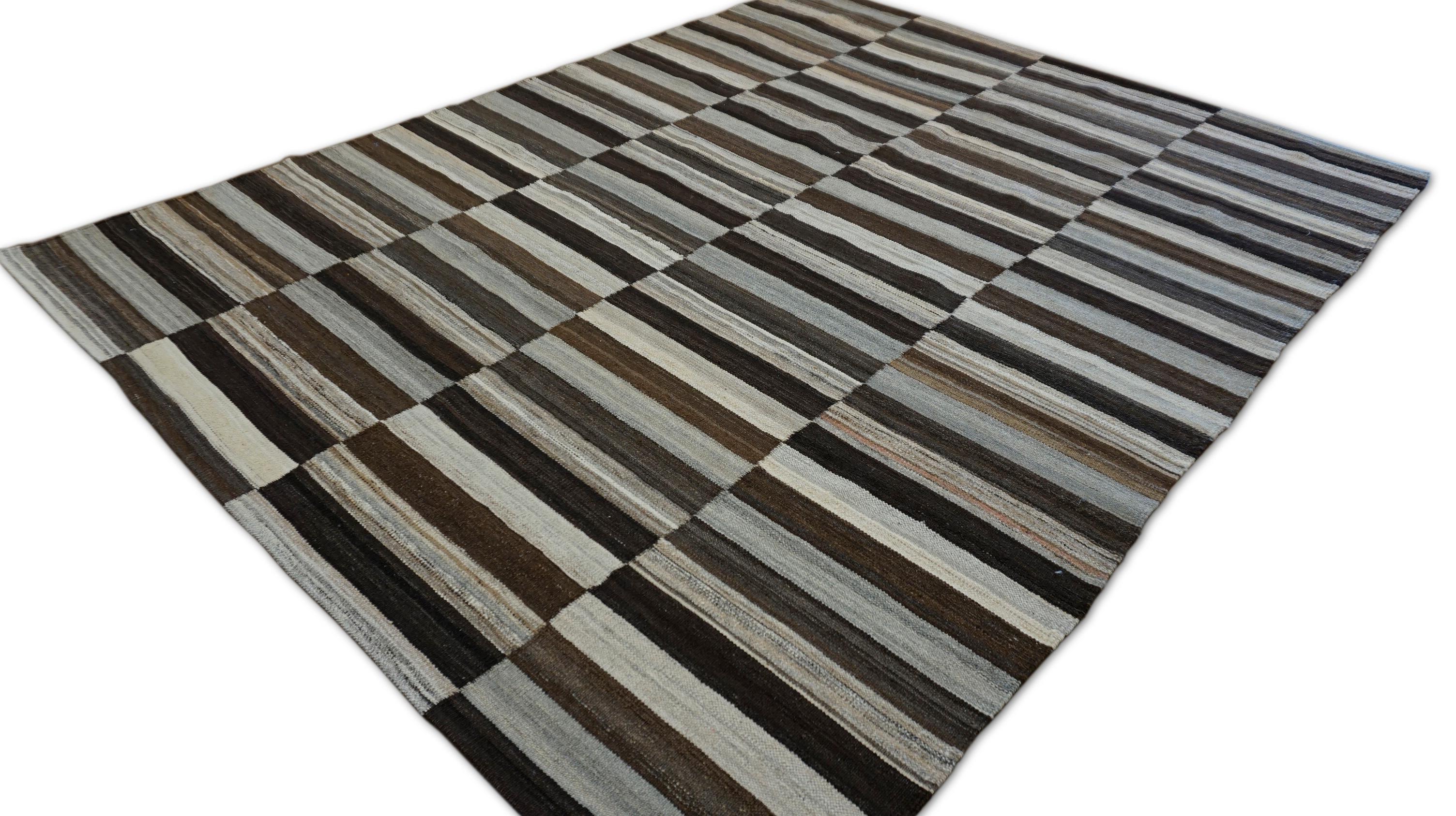 Pakistani Modern Grey Brown Mazandaran Style Wool Kilim 5'10''x7'8'' For Sale